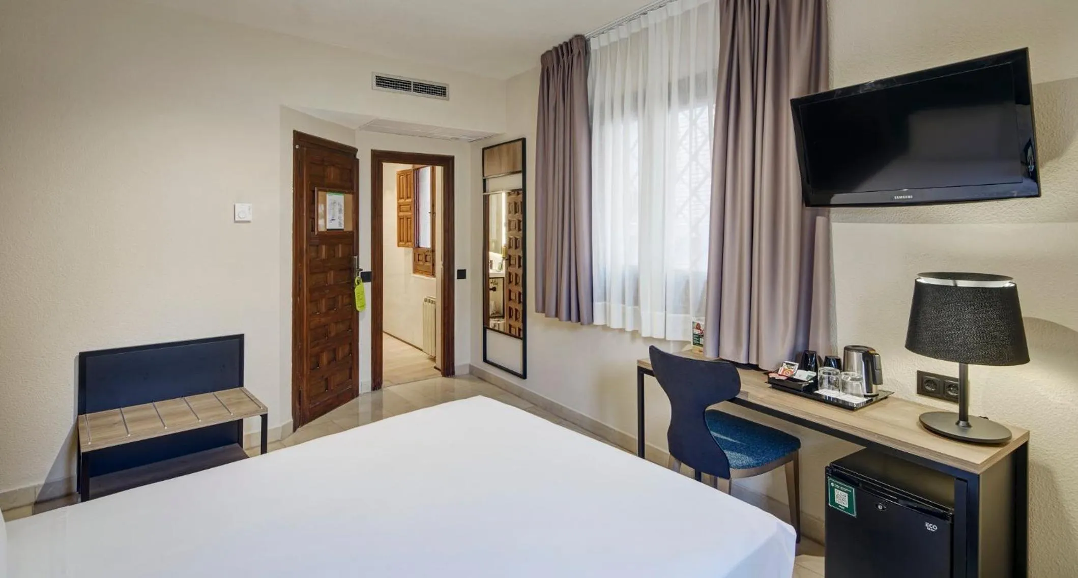 Photo of the whole room, Bed in Hotel Sercotel Alfonso VI