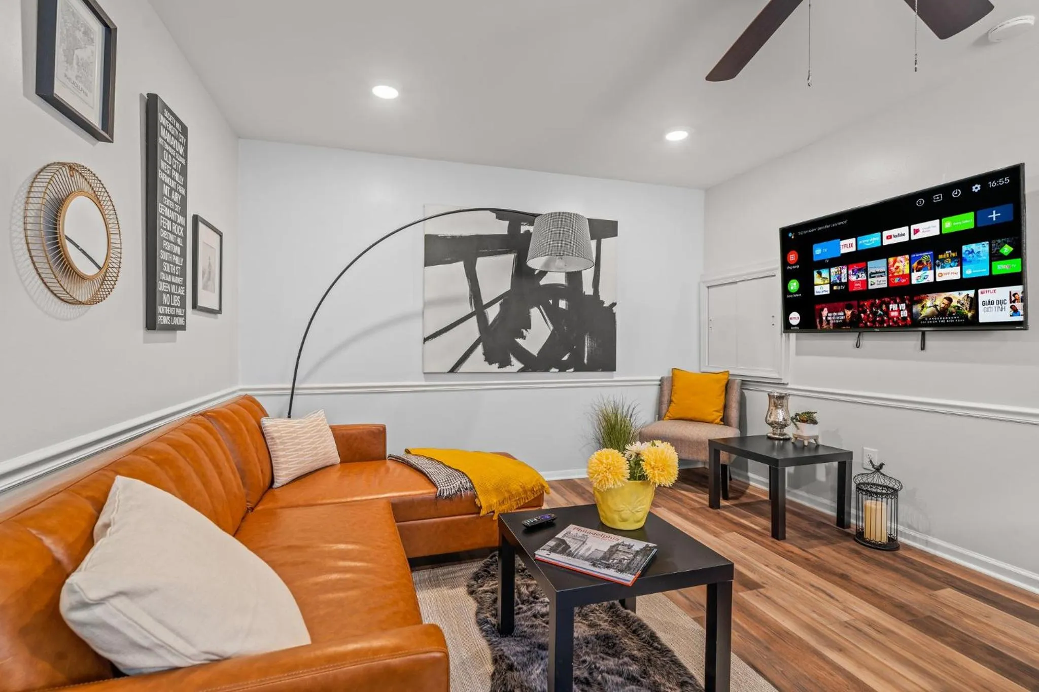TV and multimedia in East Passyunk Trendy Apartment