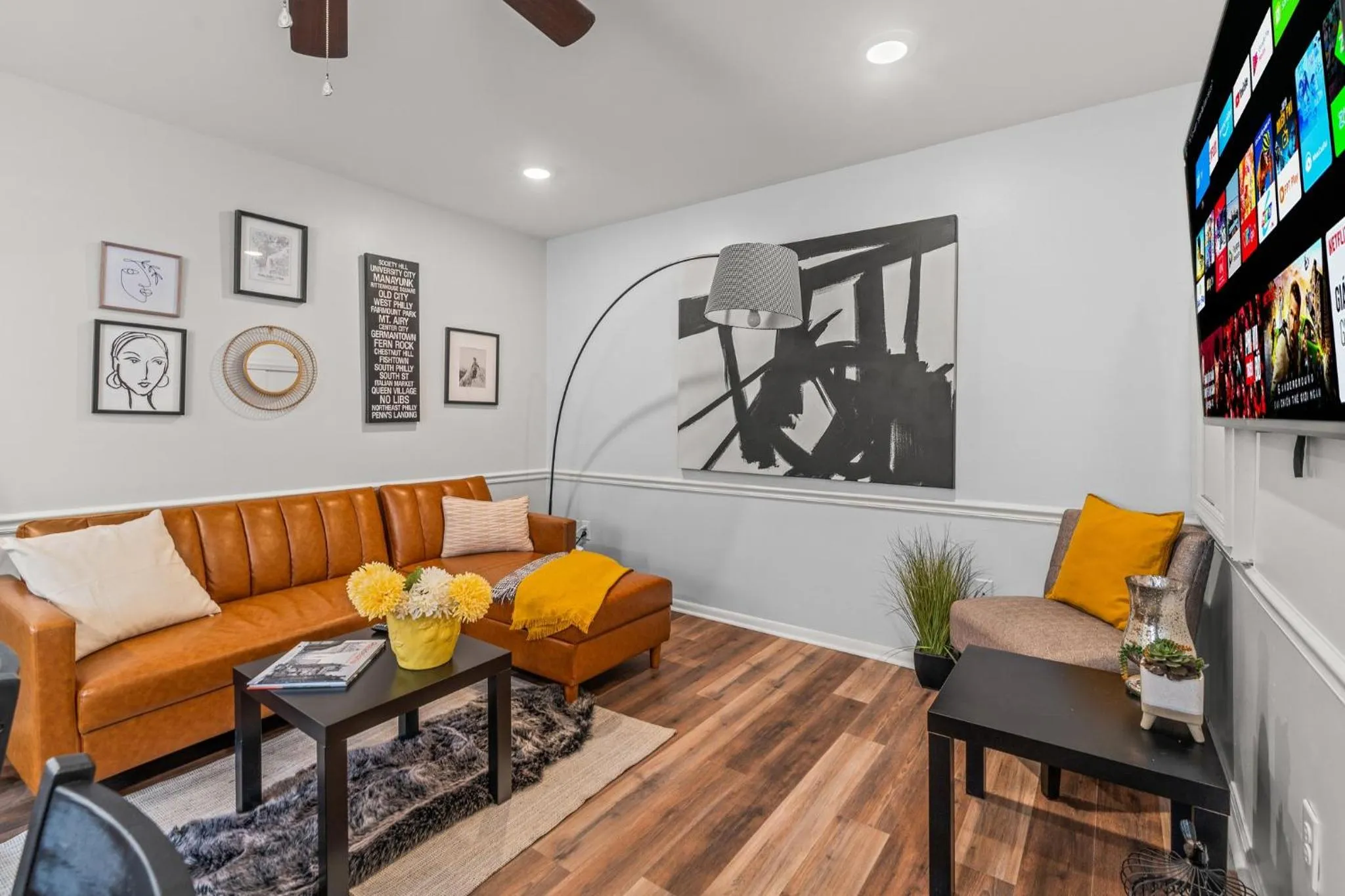 TV and multimedia in East Passyunk Trendy Apartment