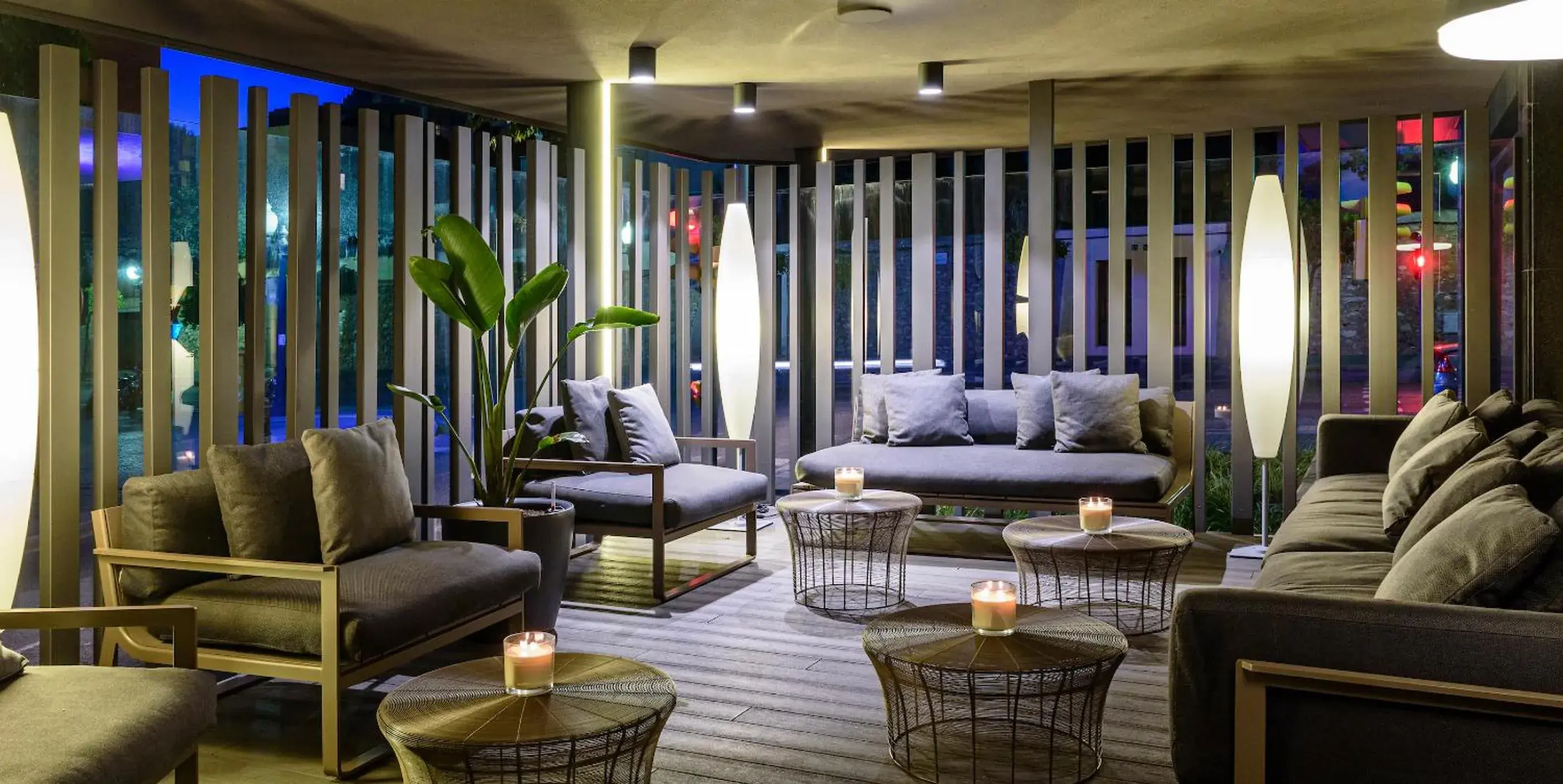 Lounge or bar in Astari Lounge or bar in Astari