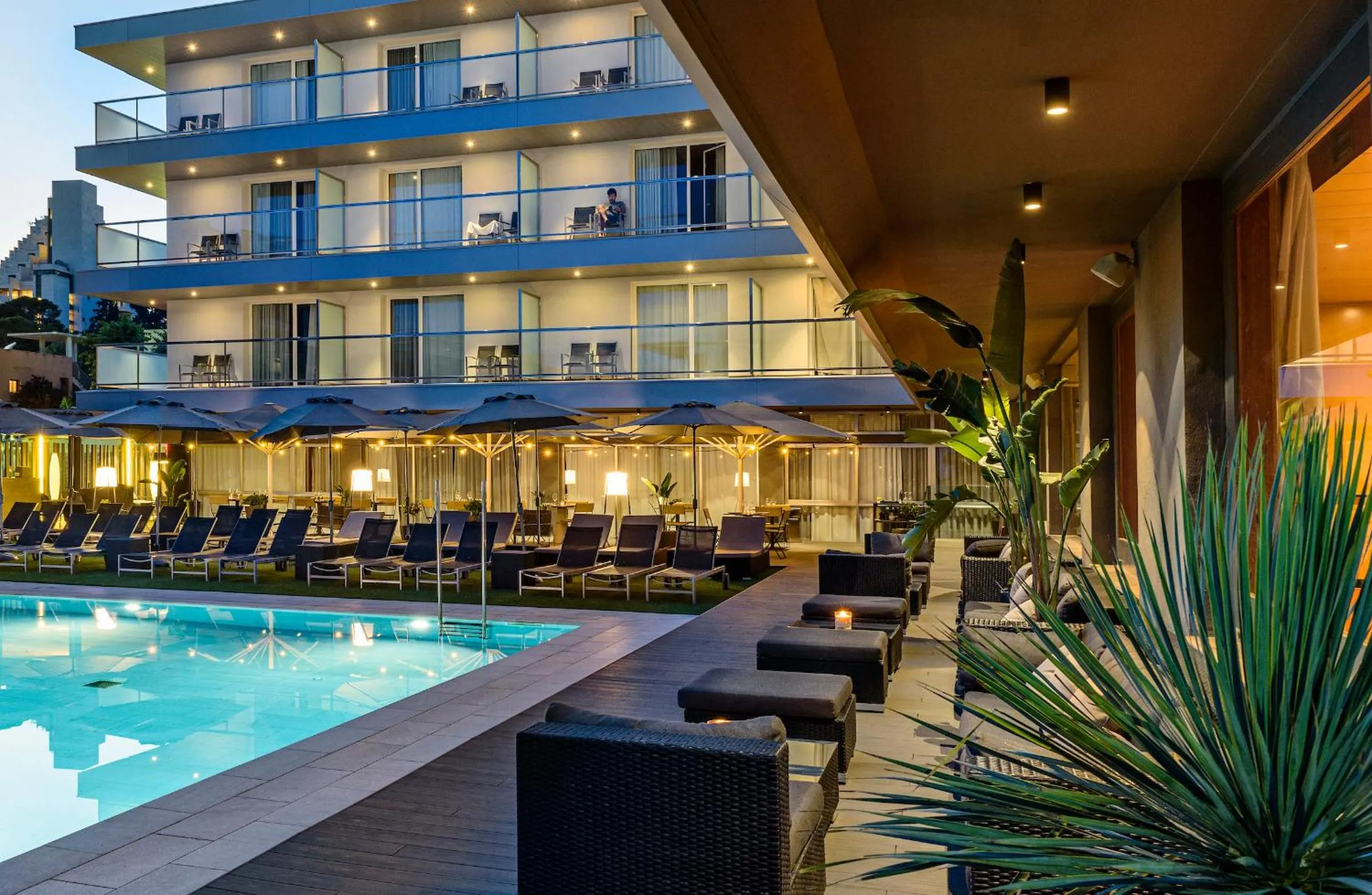 Swimming pool in Astari