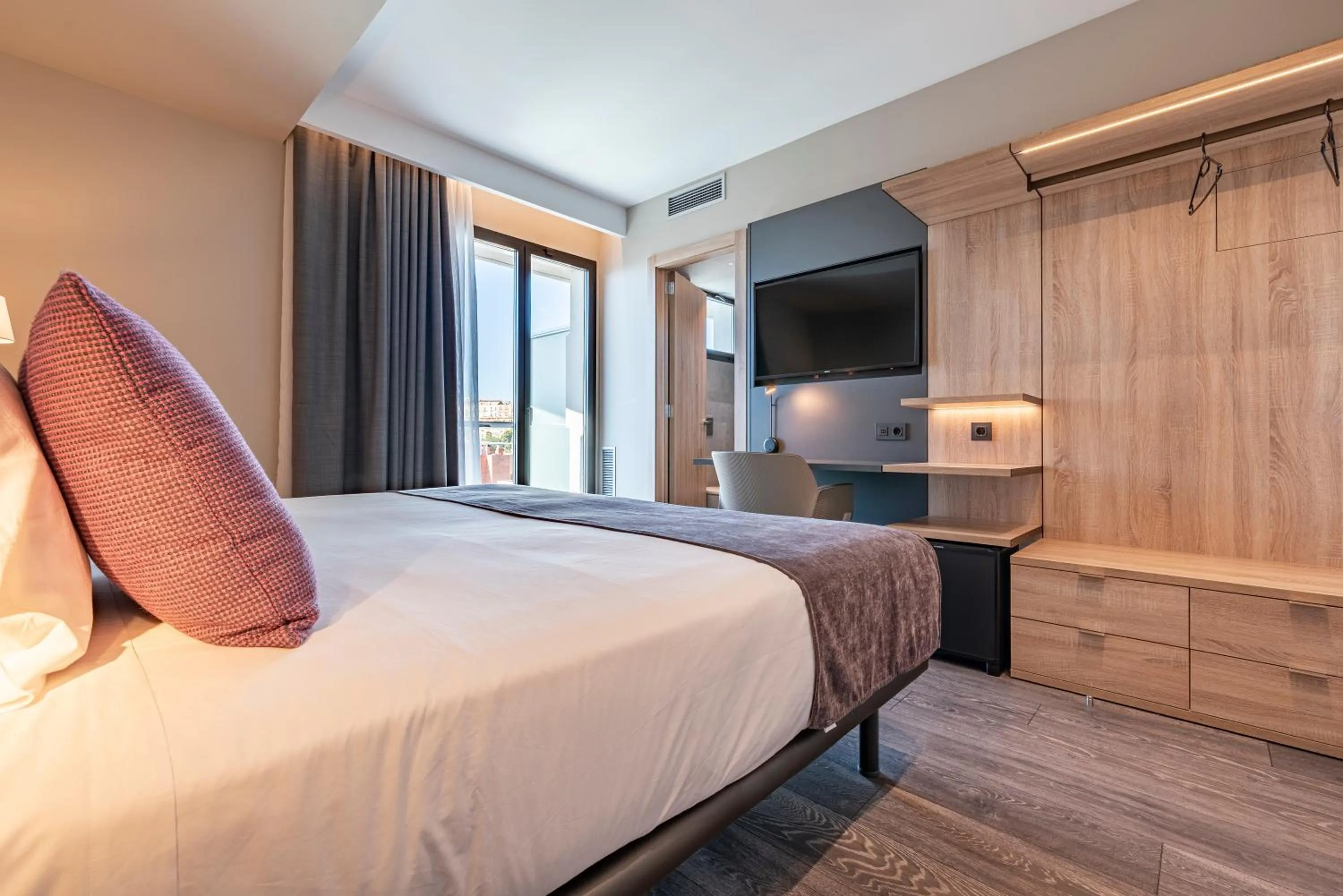 Bedroom, Bed in Astari