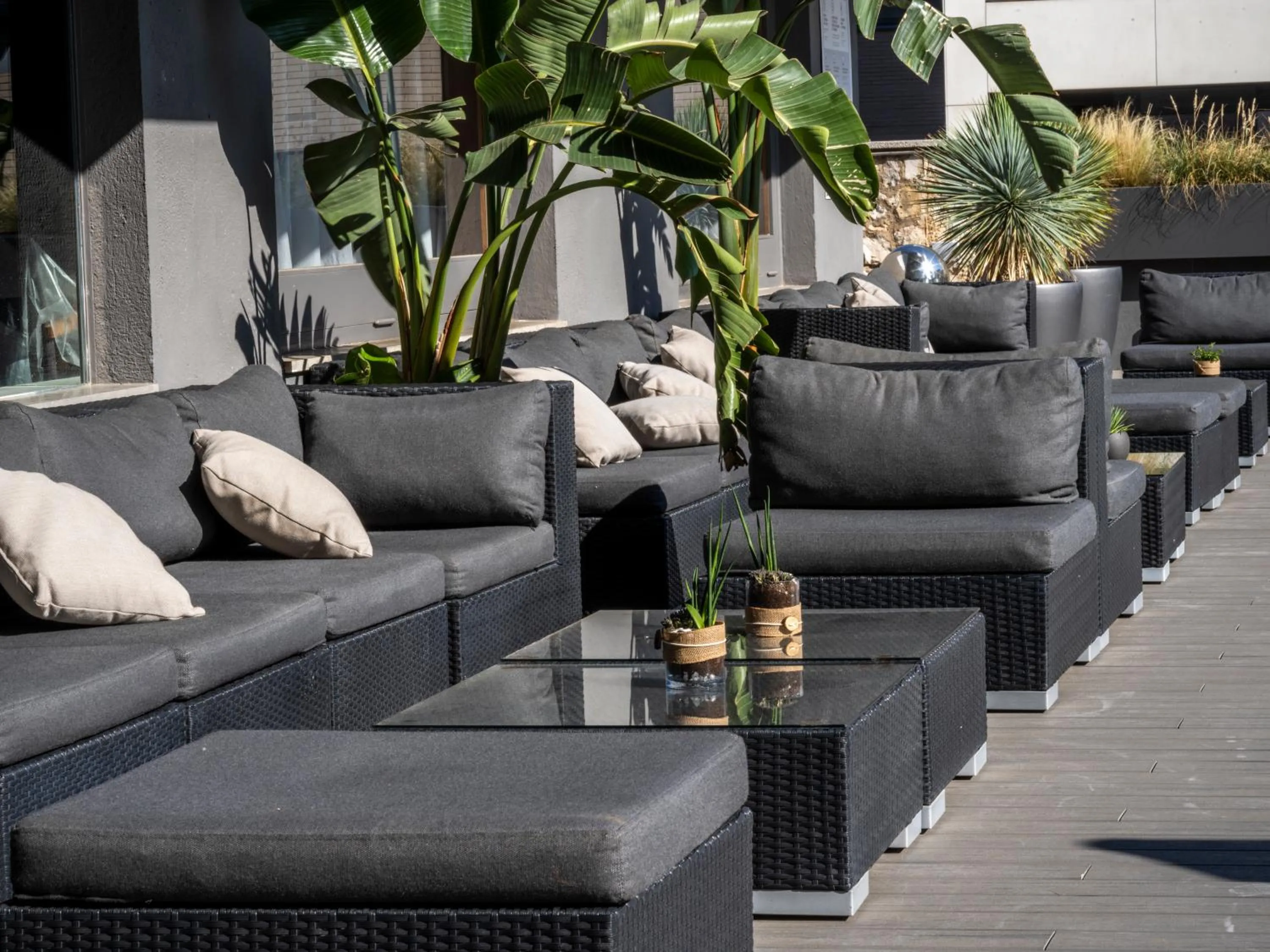 Seating area in Astari