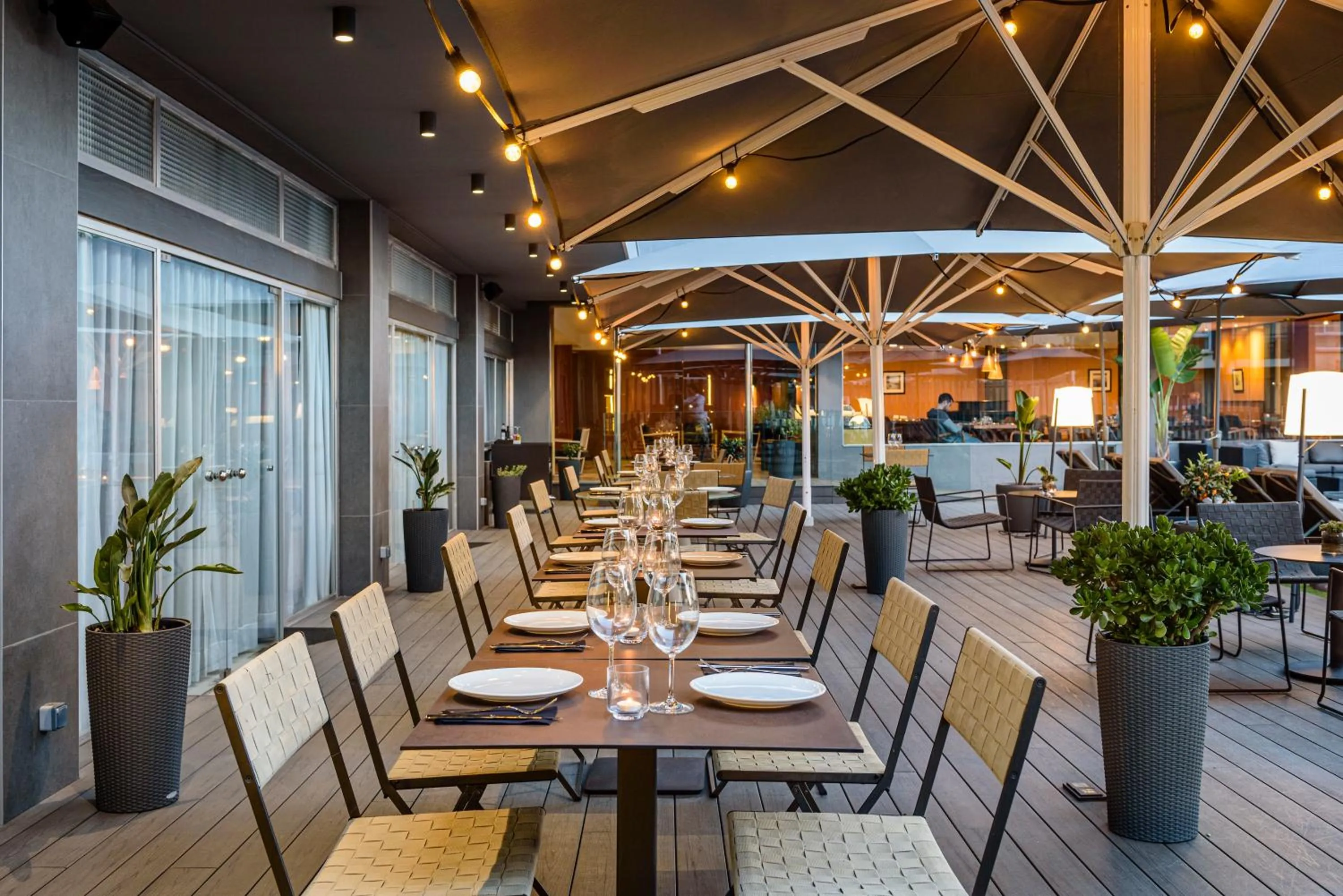 Restaurant/places to eat in Astari