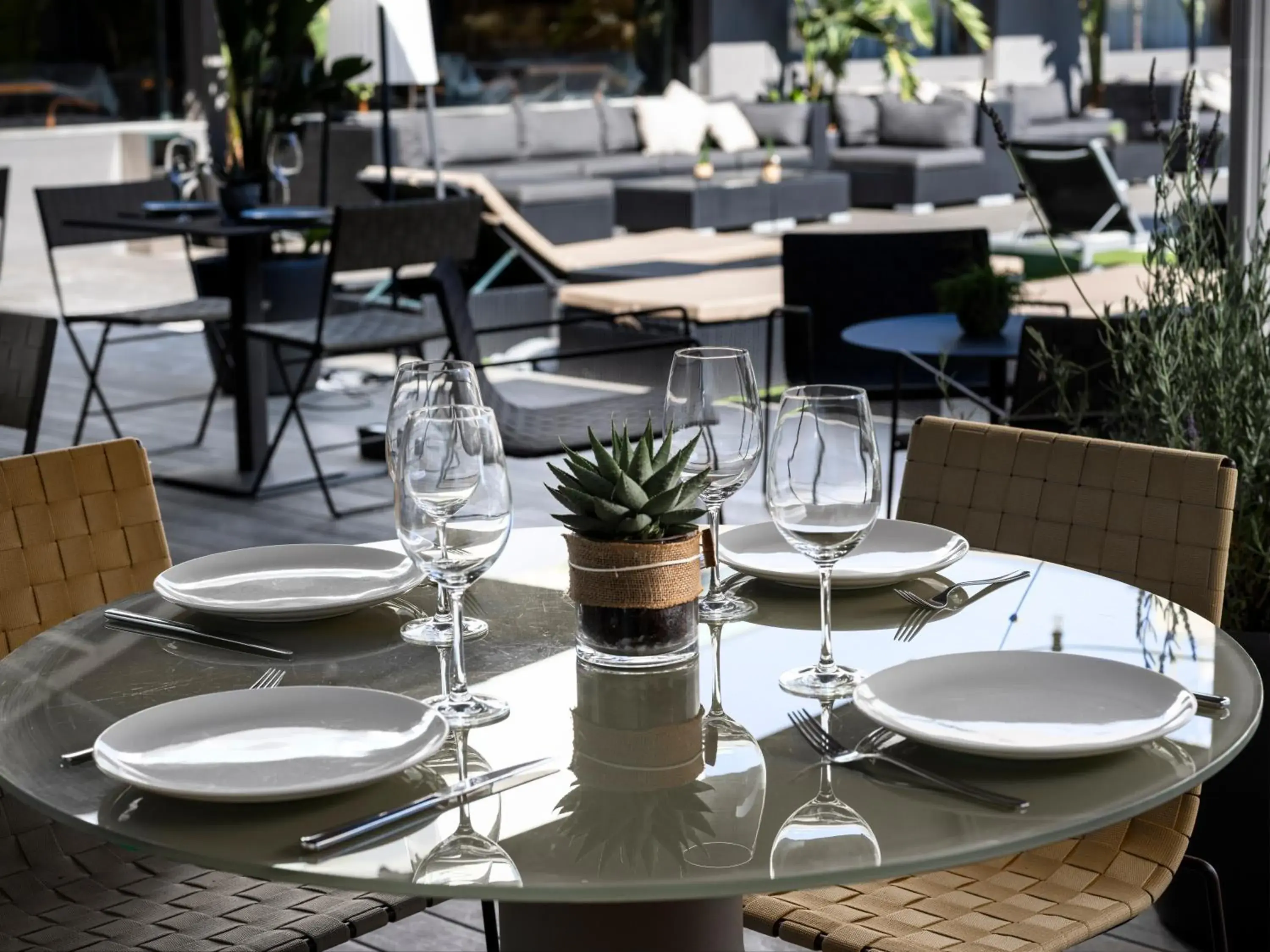 Restaurant/places to eat in Astari Restaurant/places to eat in Astari