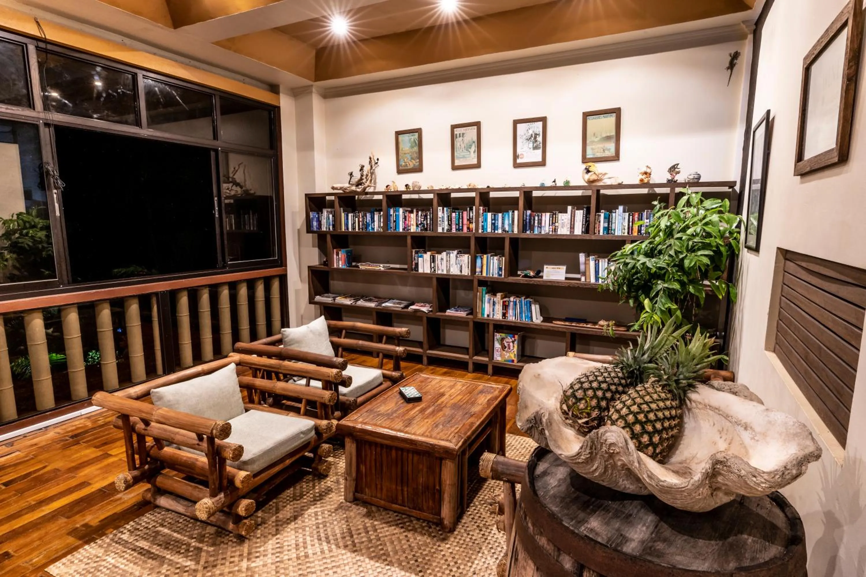 Library in Island View Beachfront Resort