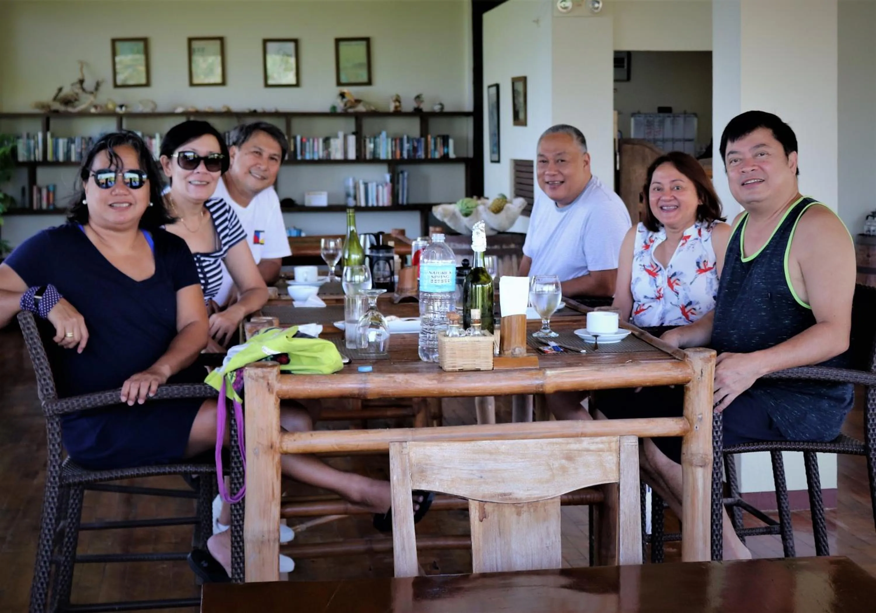 Restaurant/places to eat in Island View Beachfront Resort