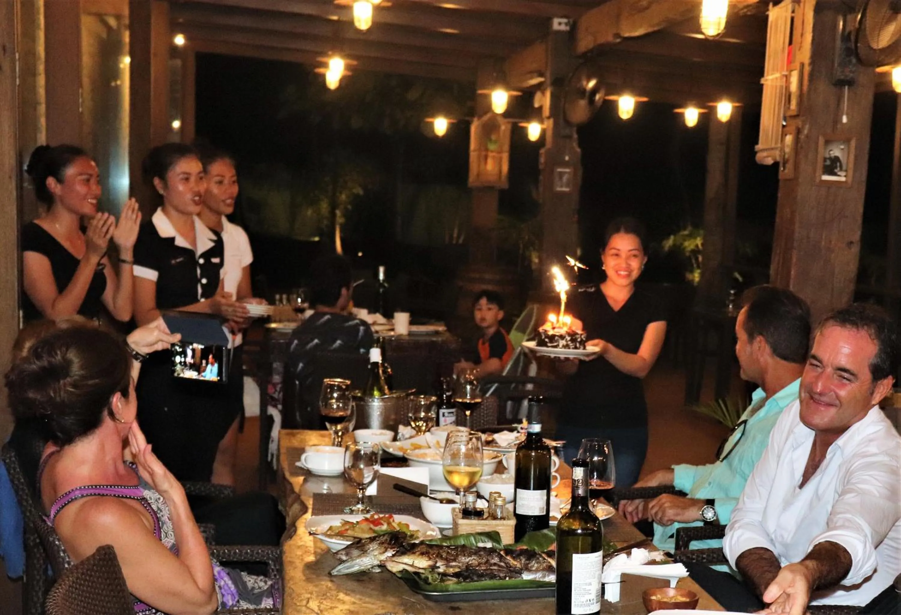 Restaurant/places to eat in Island View Beachfront Resort