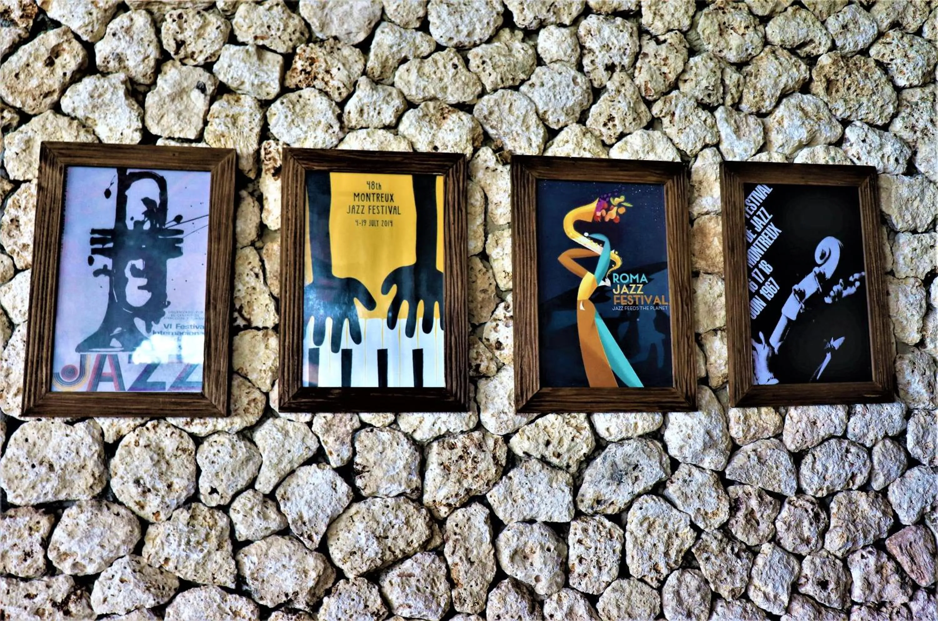 Lounge or bar in Island View Beachfront Resort