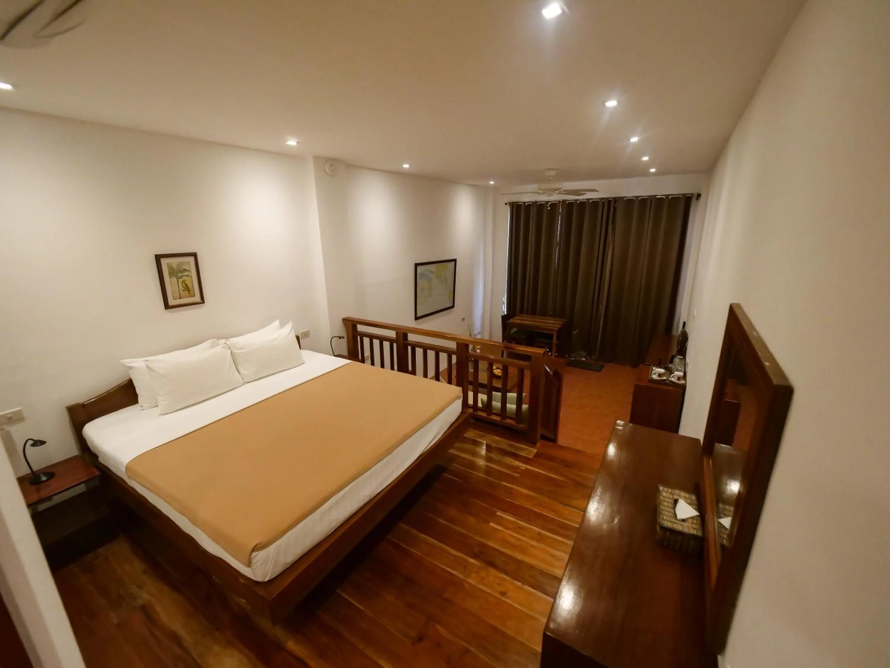 Bedroom, Bed in Island View Beachfront Resort