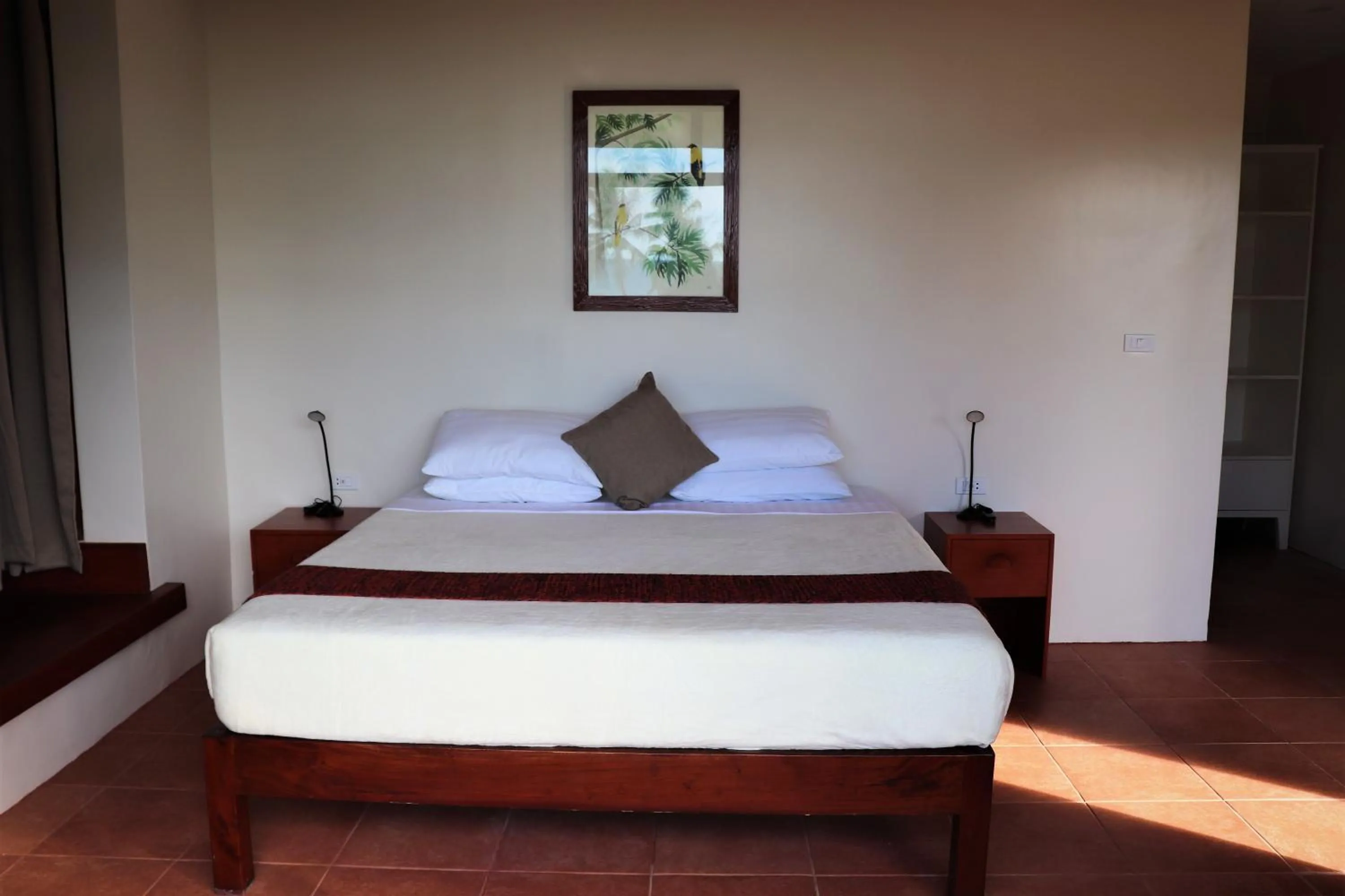 Bedroom, Bed in Island View Beachfront Resort