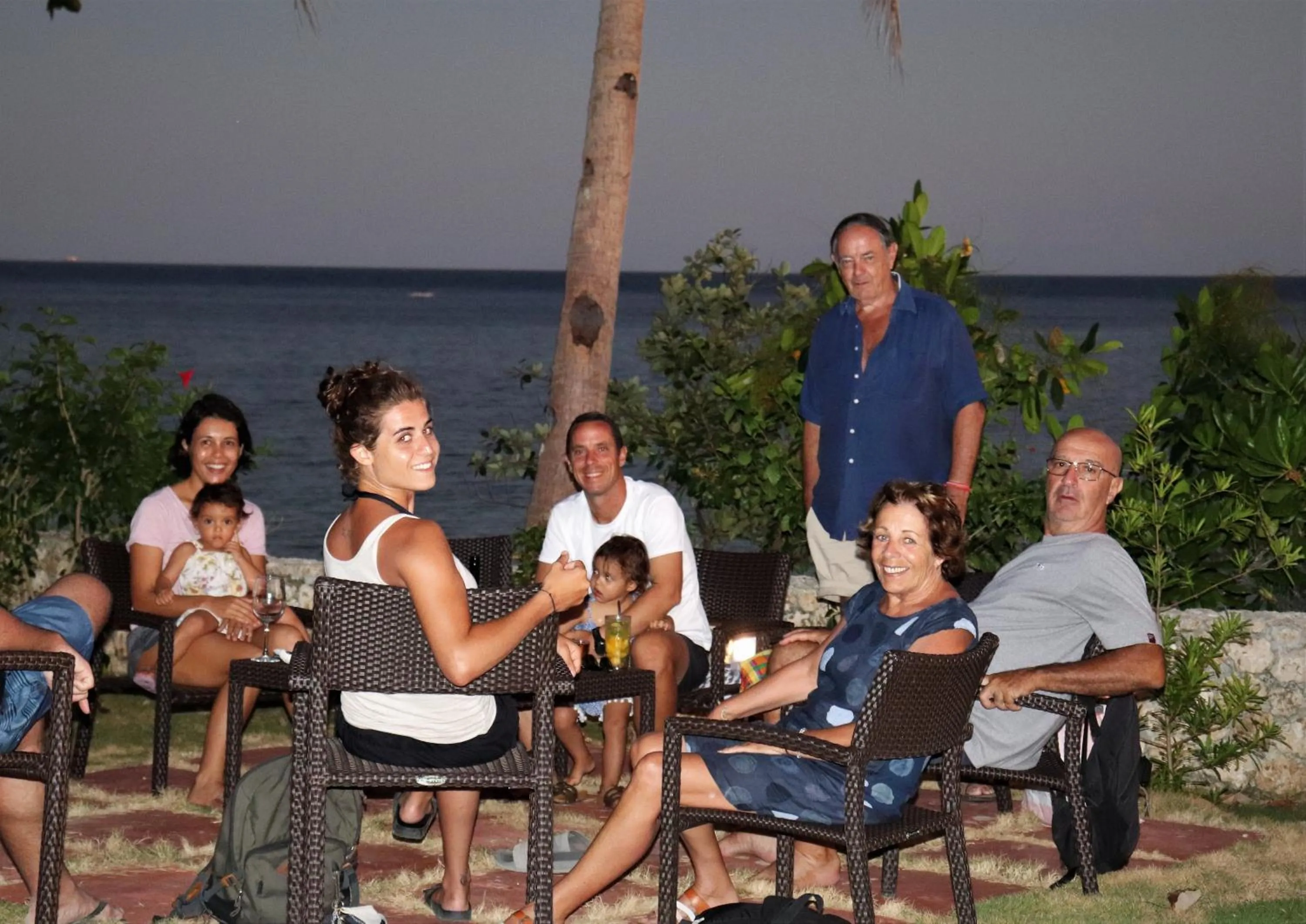 Restaurant/places to eat in Island View Beachfront Resort