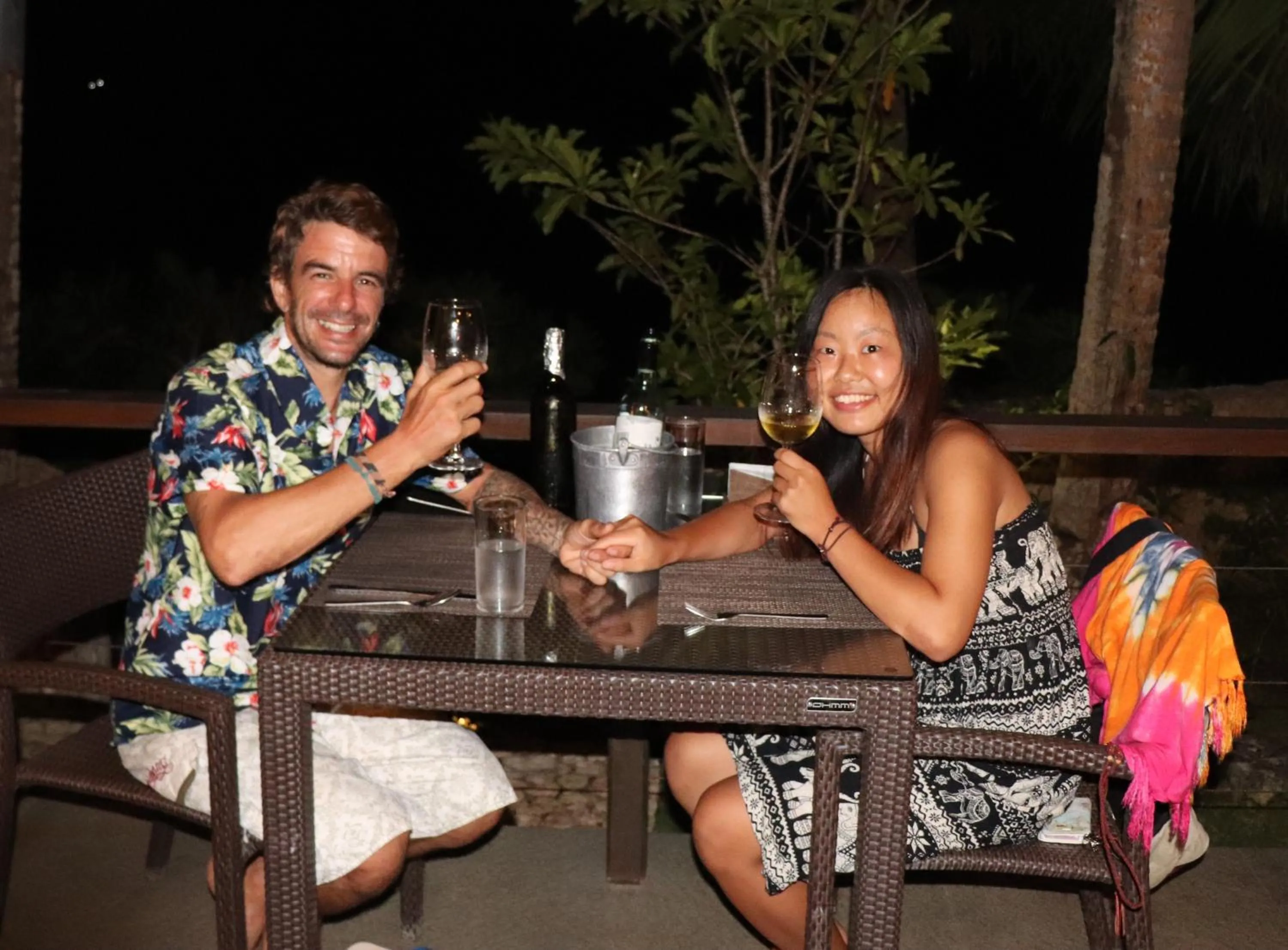 Restaurant/places to eat in Island View Beachfront Resort