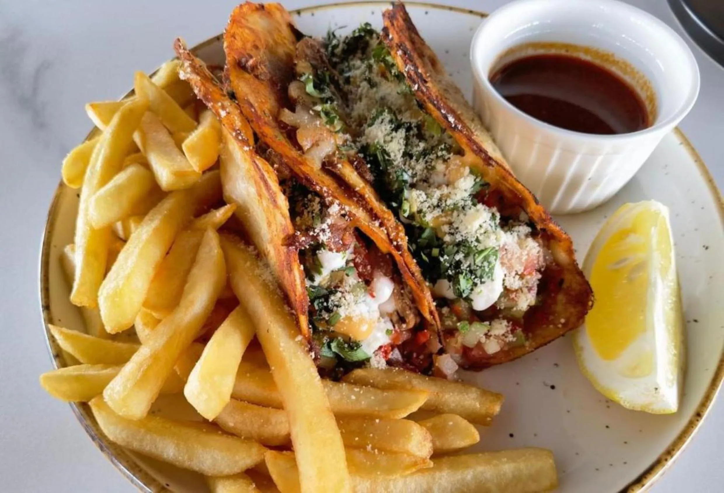 Restaurant/places to eat in Rume Hotel