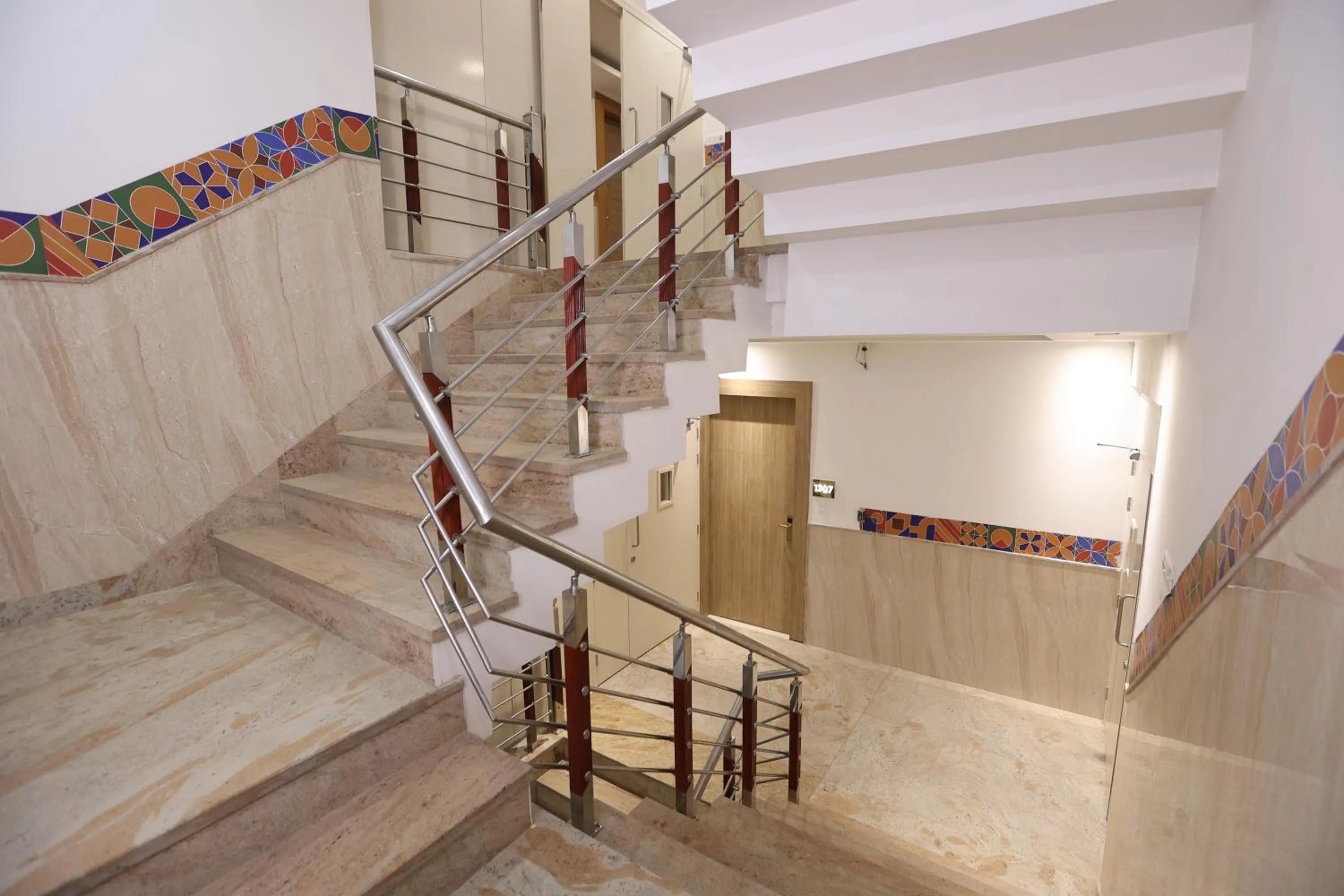 The Elevate Hotel Near Delhi Airport With- Free Airport PICKUP