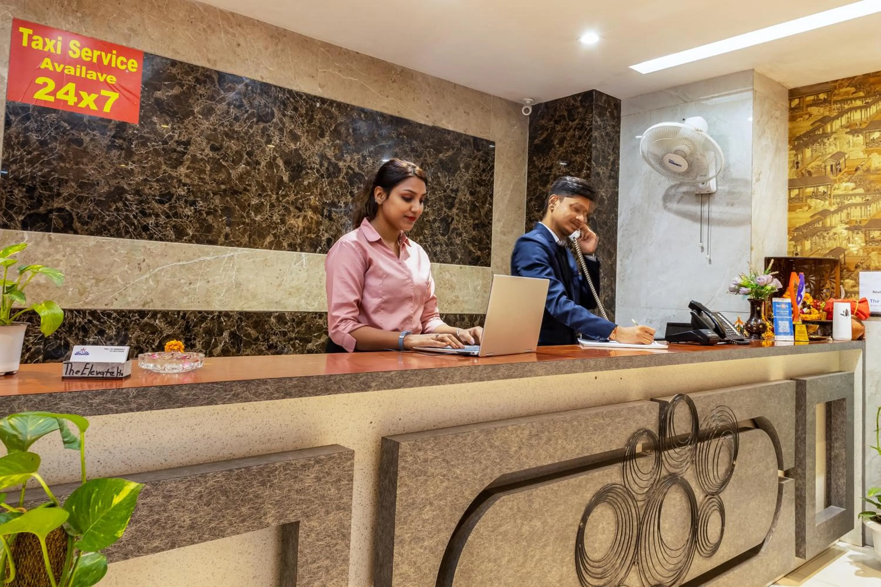 Lobby or reception in The Elevate Hotel Near Delhi Airport With- Free Airport PICKUP
