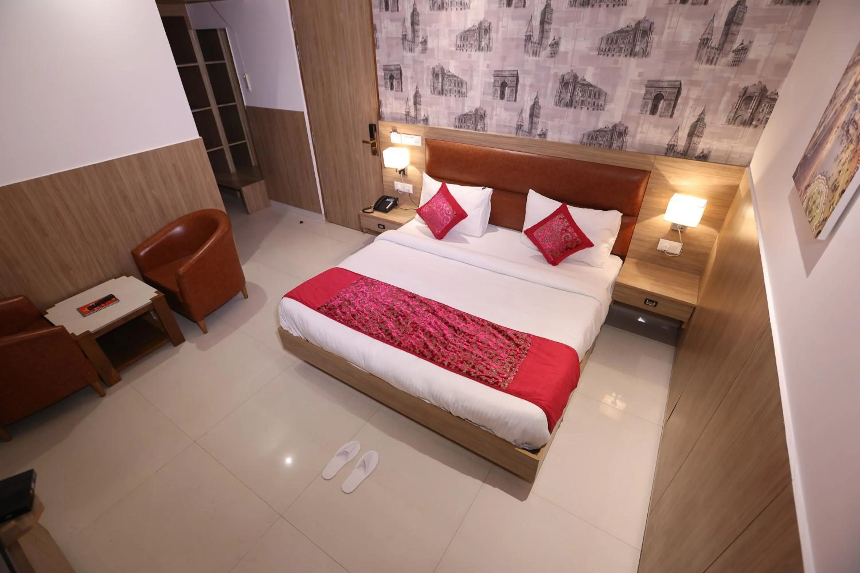Bed in The Elevate Hotel Near Delhi Airport With- Free Airport PICKUP
