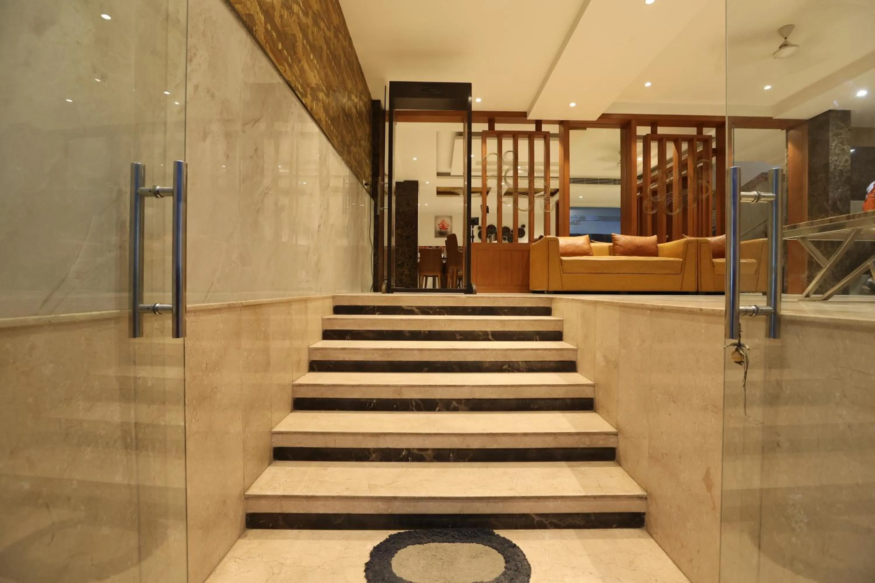 The Elevate Hotel Near Delhi Airport With- Free Airport PICKUP