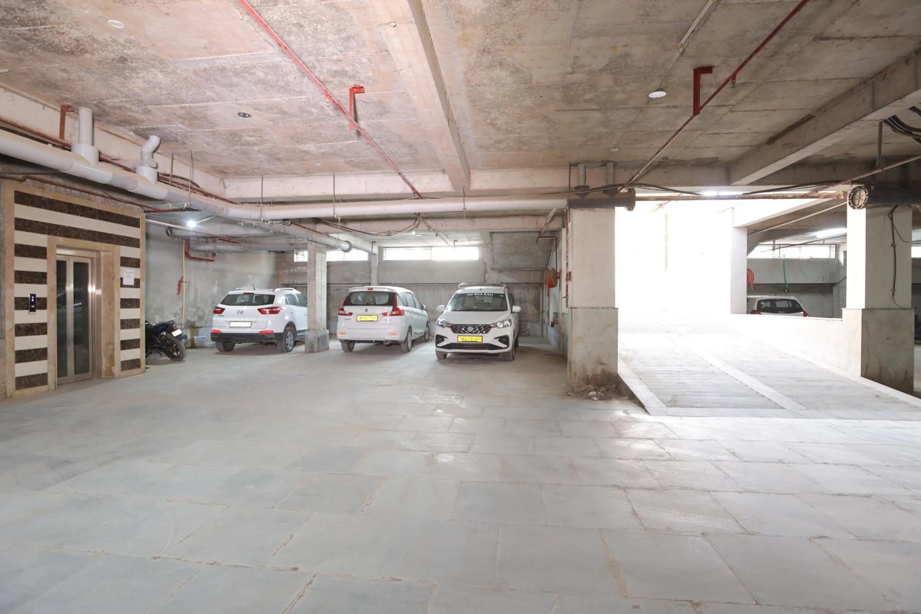 The Elevate Hotel Near Delhi Airport With- Free Airport PICKUP