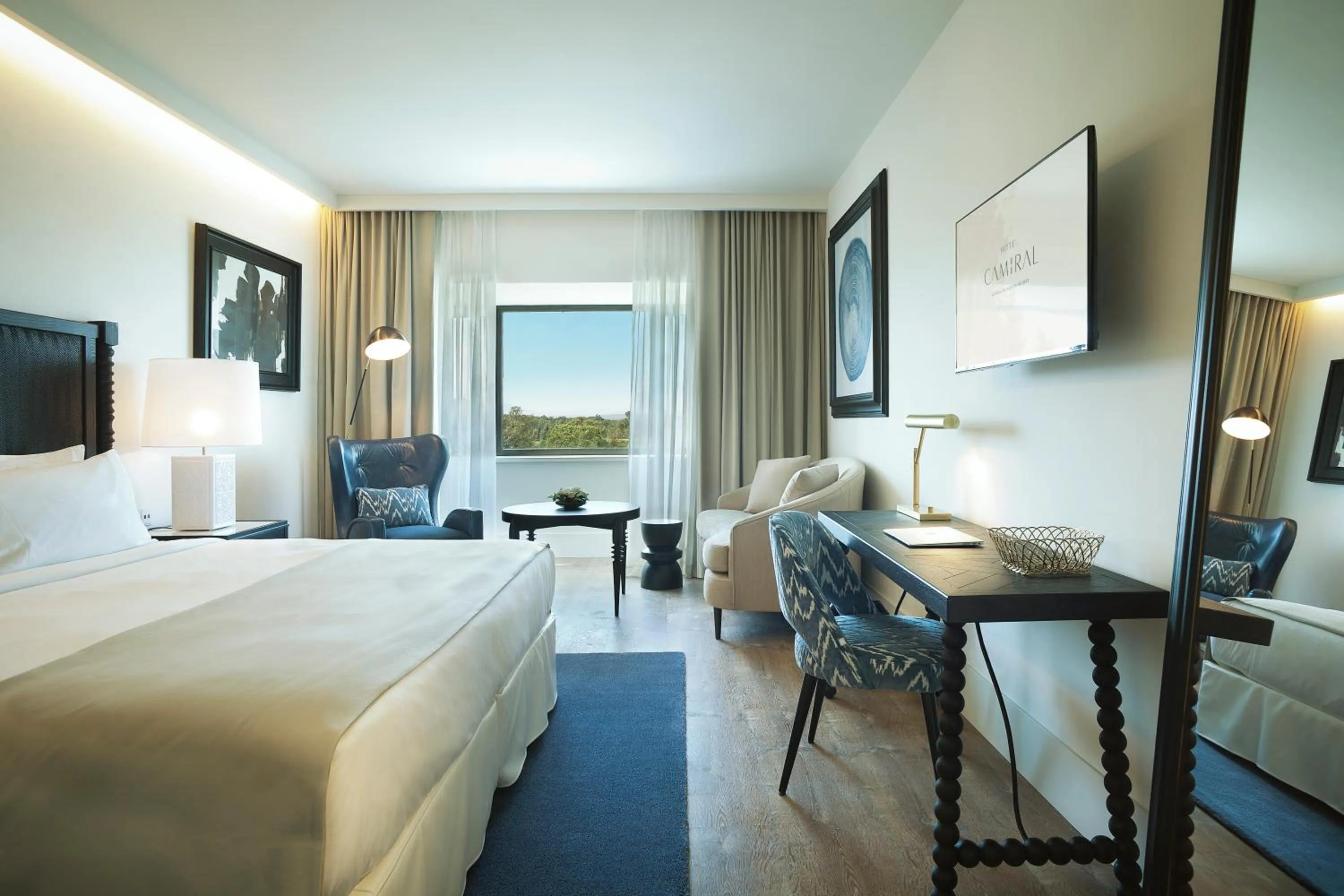 Bed in Hotel Camiral - The Leading Hotels of the World