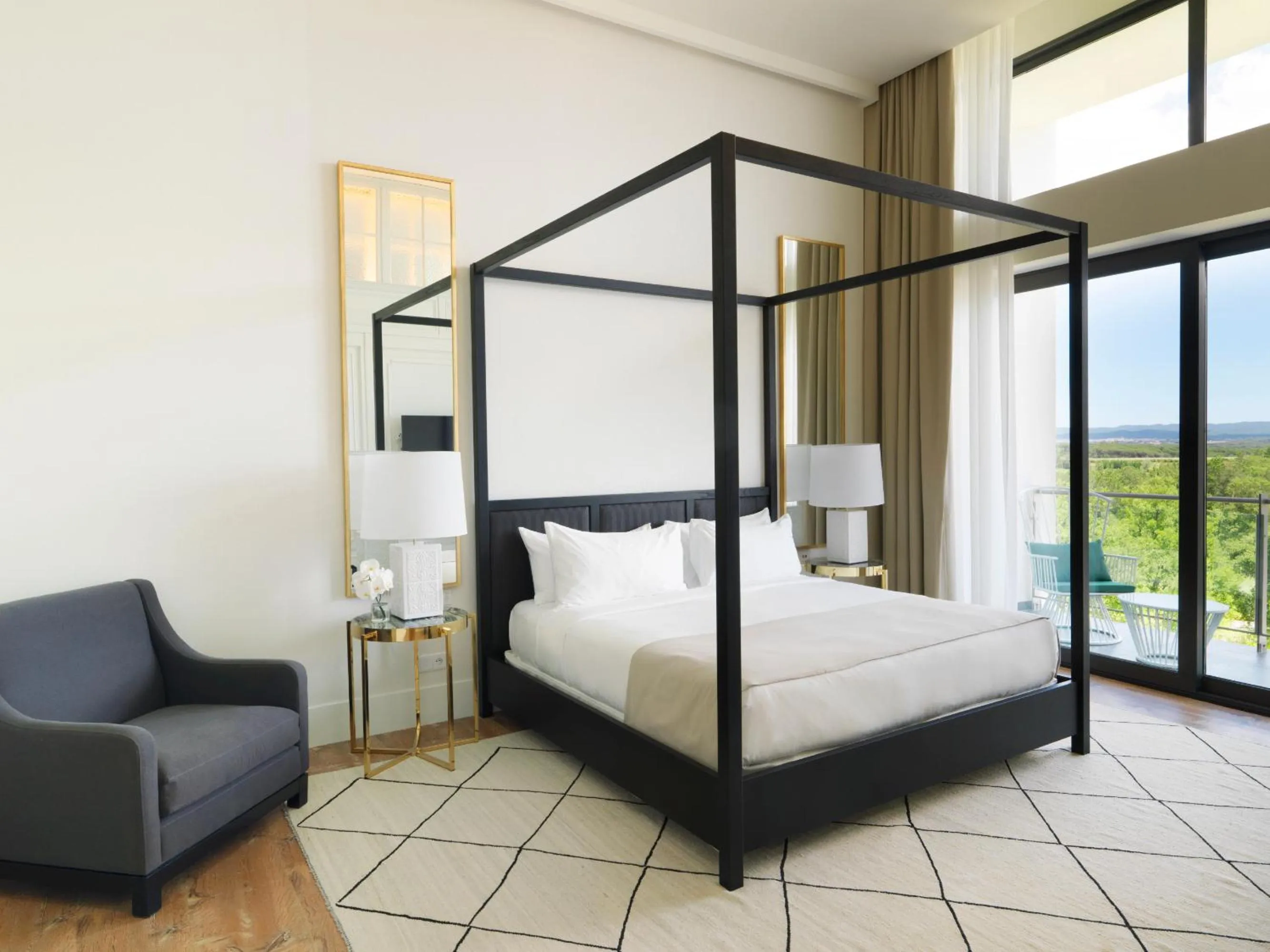 Bed in Hotel Camiral - The Leading Hotels of the World