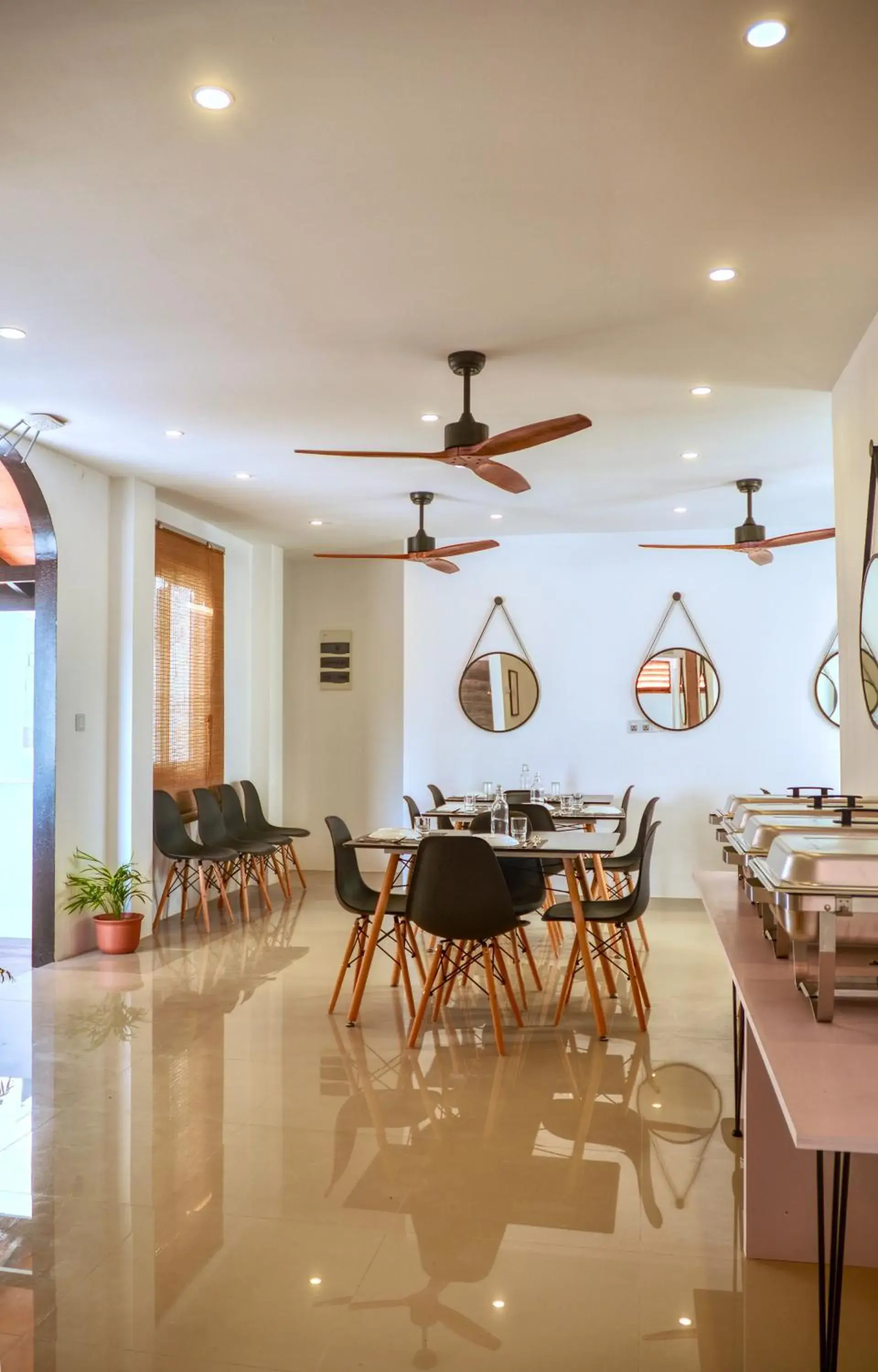 Restaurant/places to eat in Island Ambience Restaurant/places to eat in Island Ambience