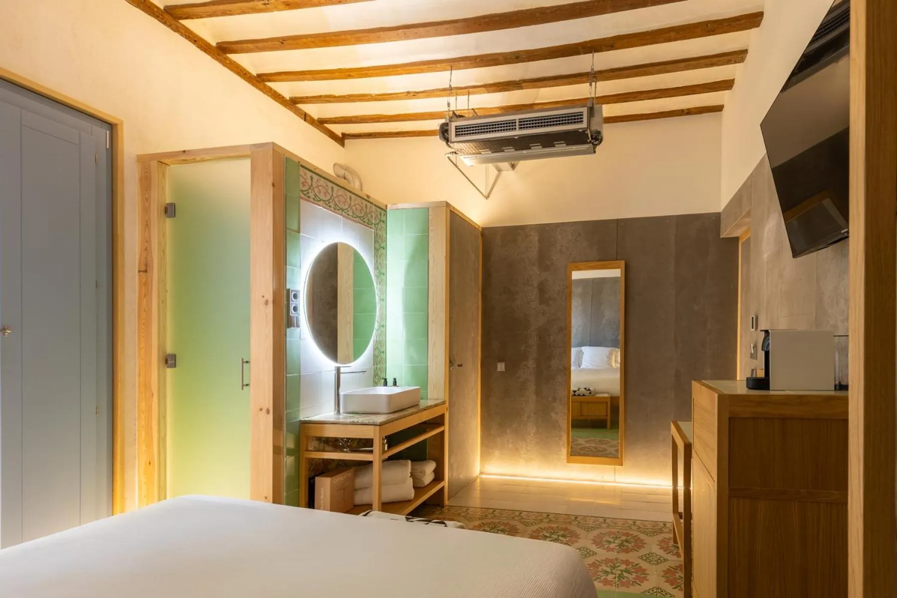 Bed in Hotel Carlos V