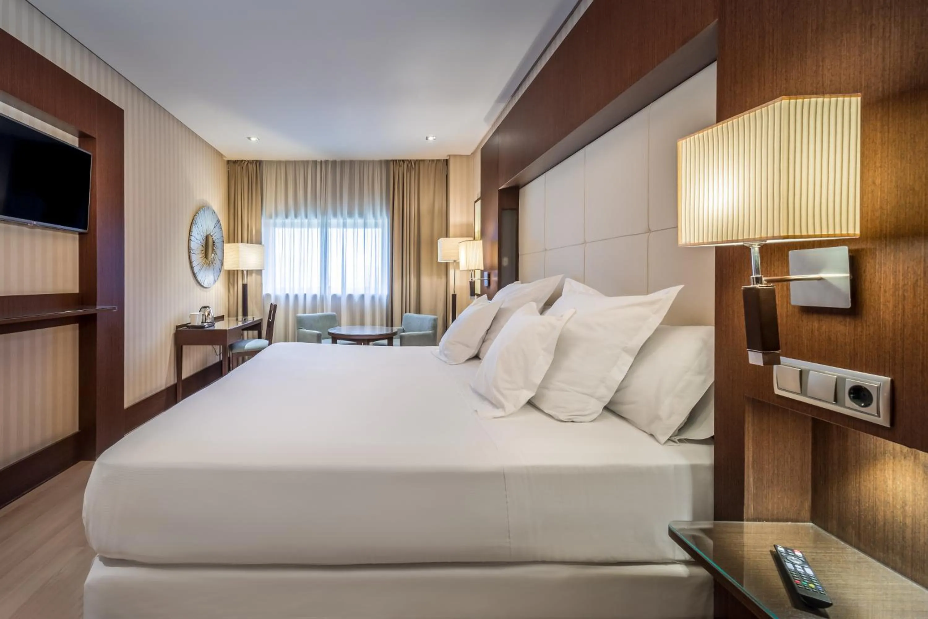 Bed in Barceló Granada Congress