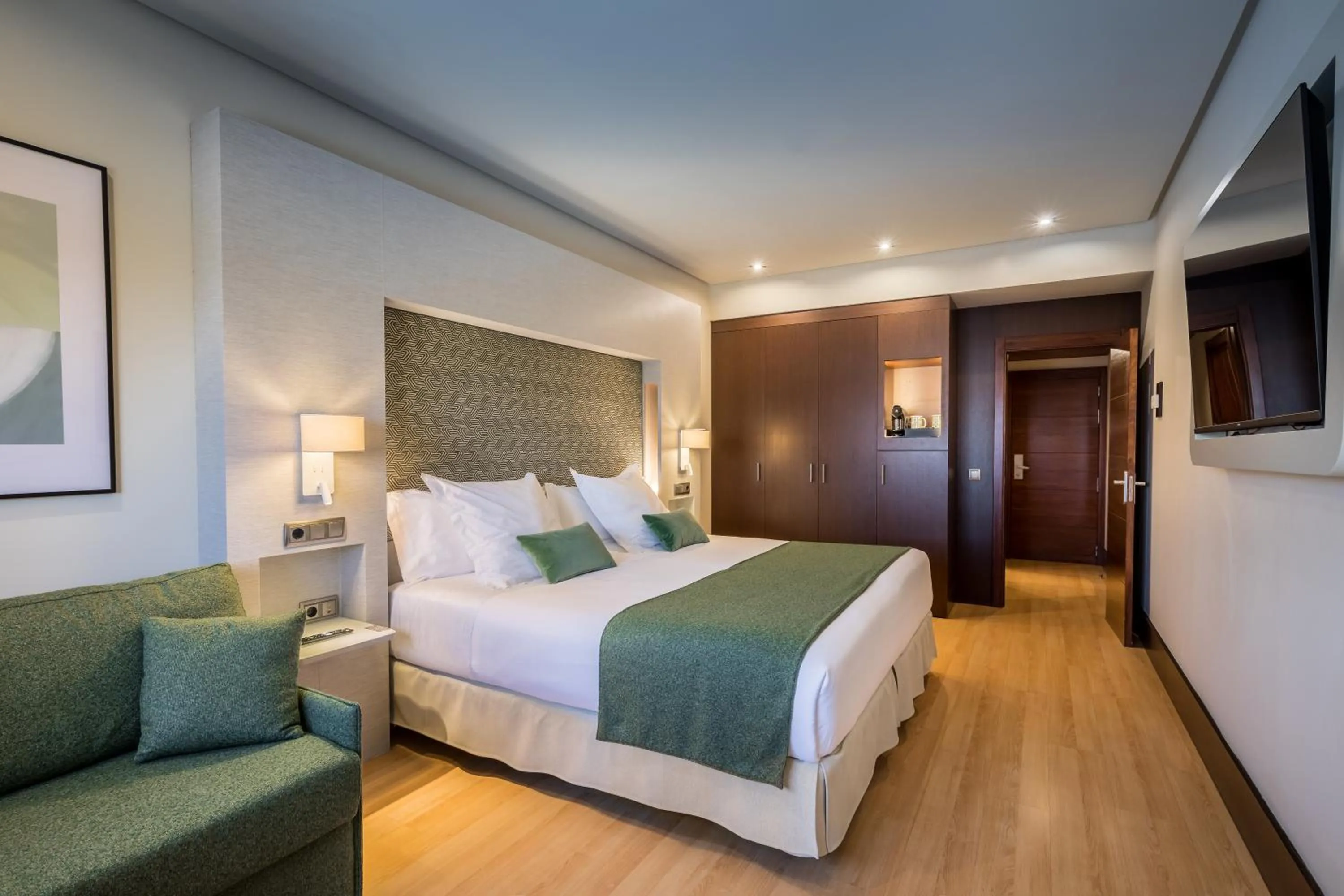 Bed in Barceló Granada Congress