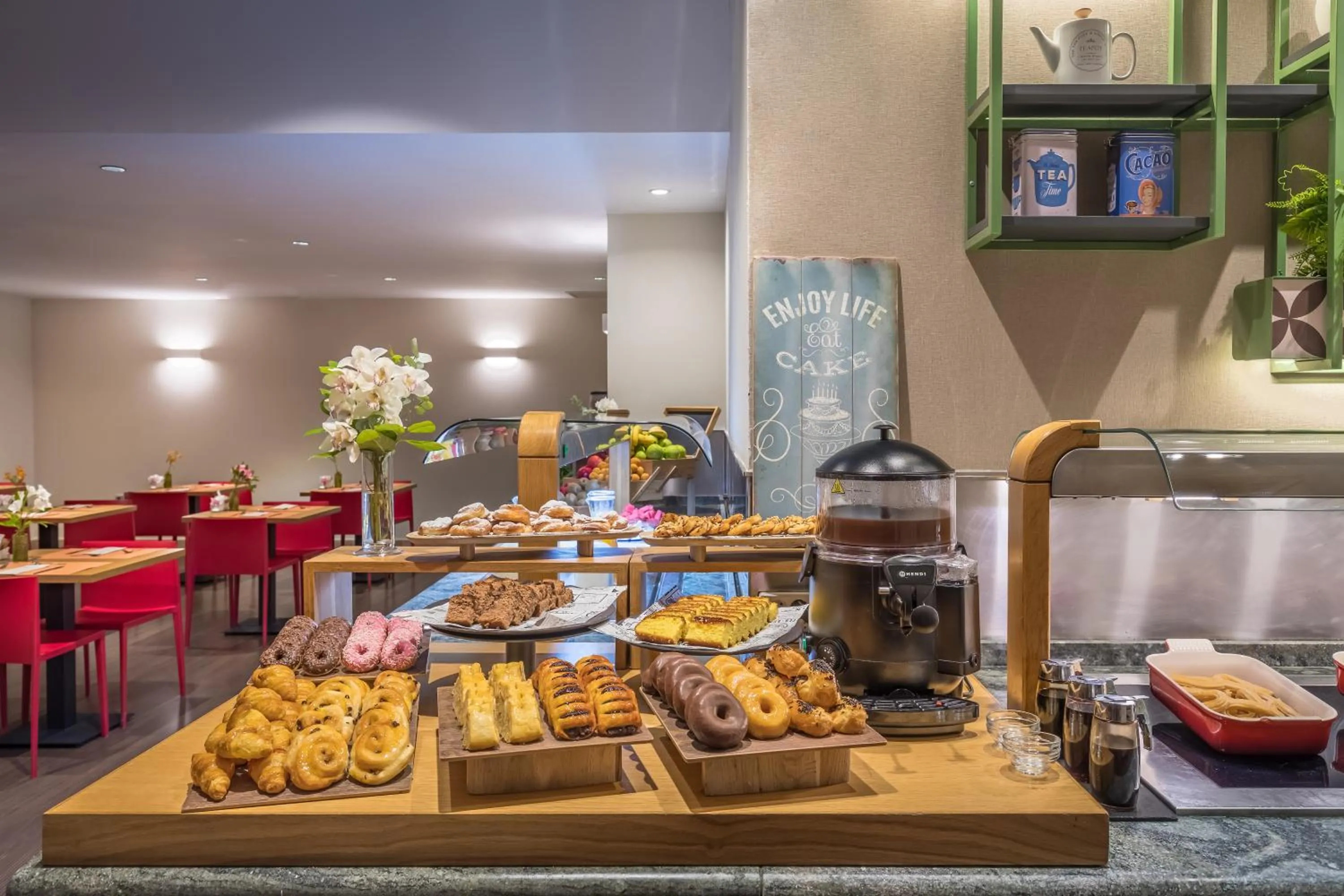 Restaurant/places to eat in Occidental Granada