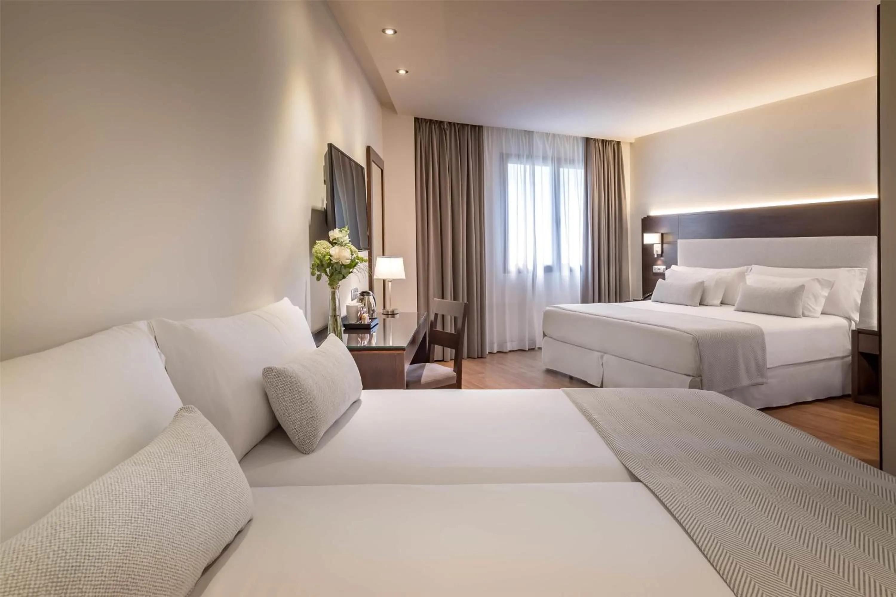 Bedroom, Bed in Occidental Granada