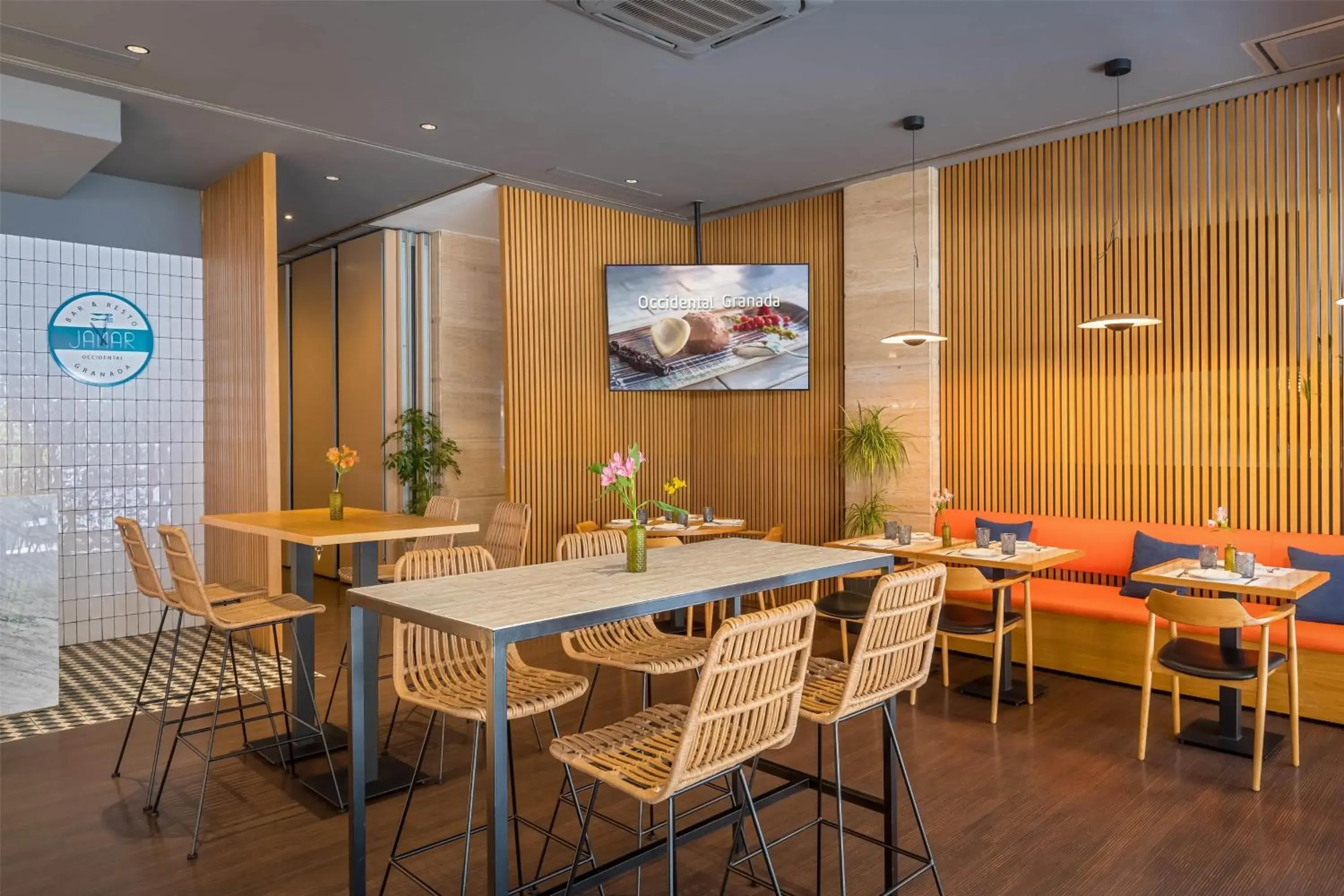 Lounge or bar in Occidental Granada Lounge or bar in Occidental Granada