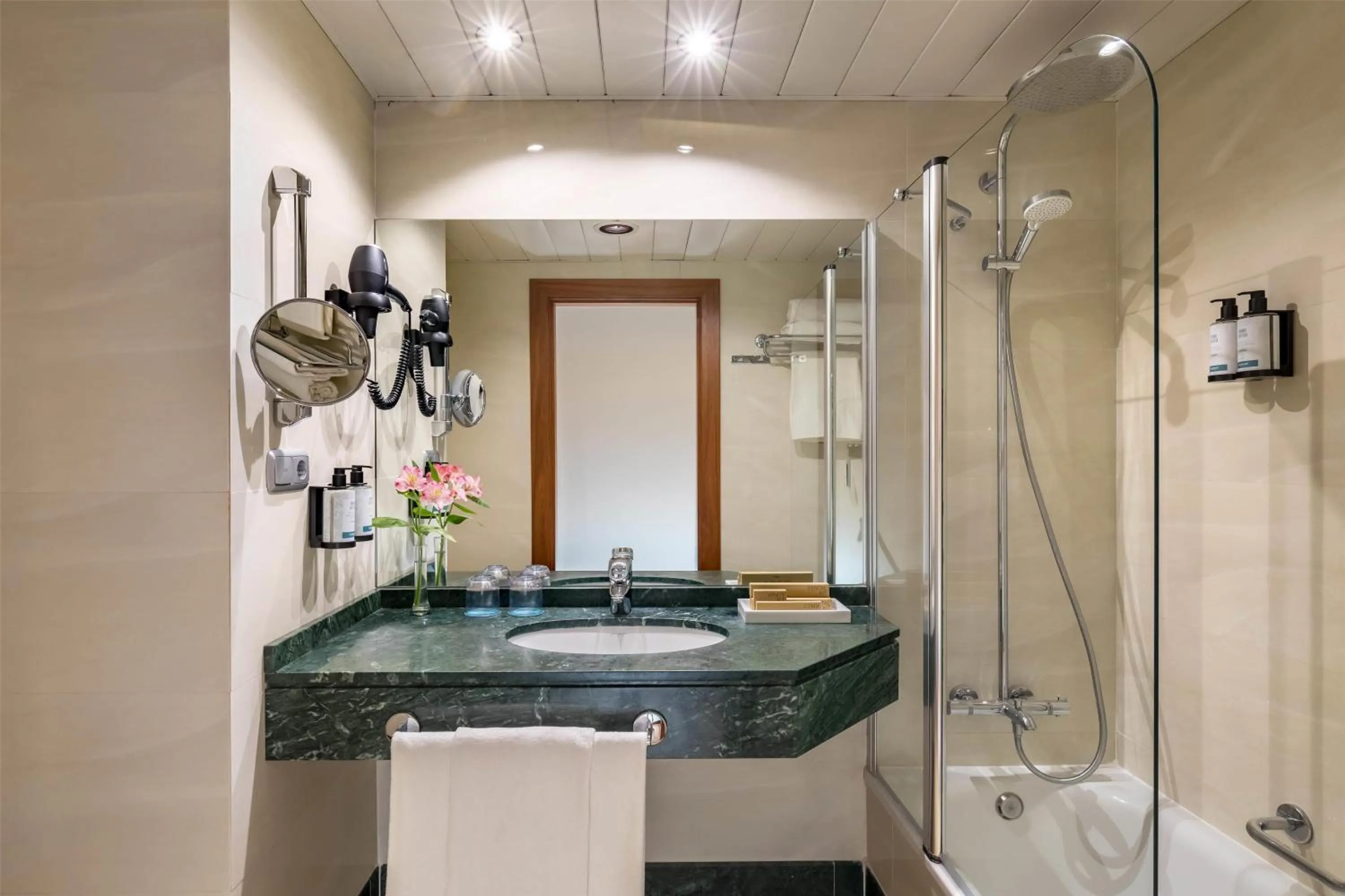 Bathroom in Occidental Granada