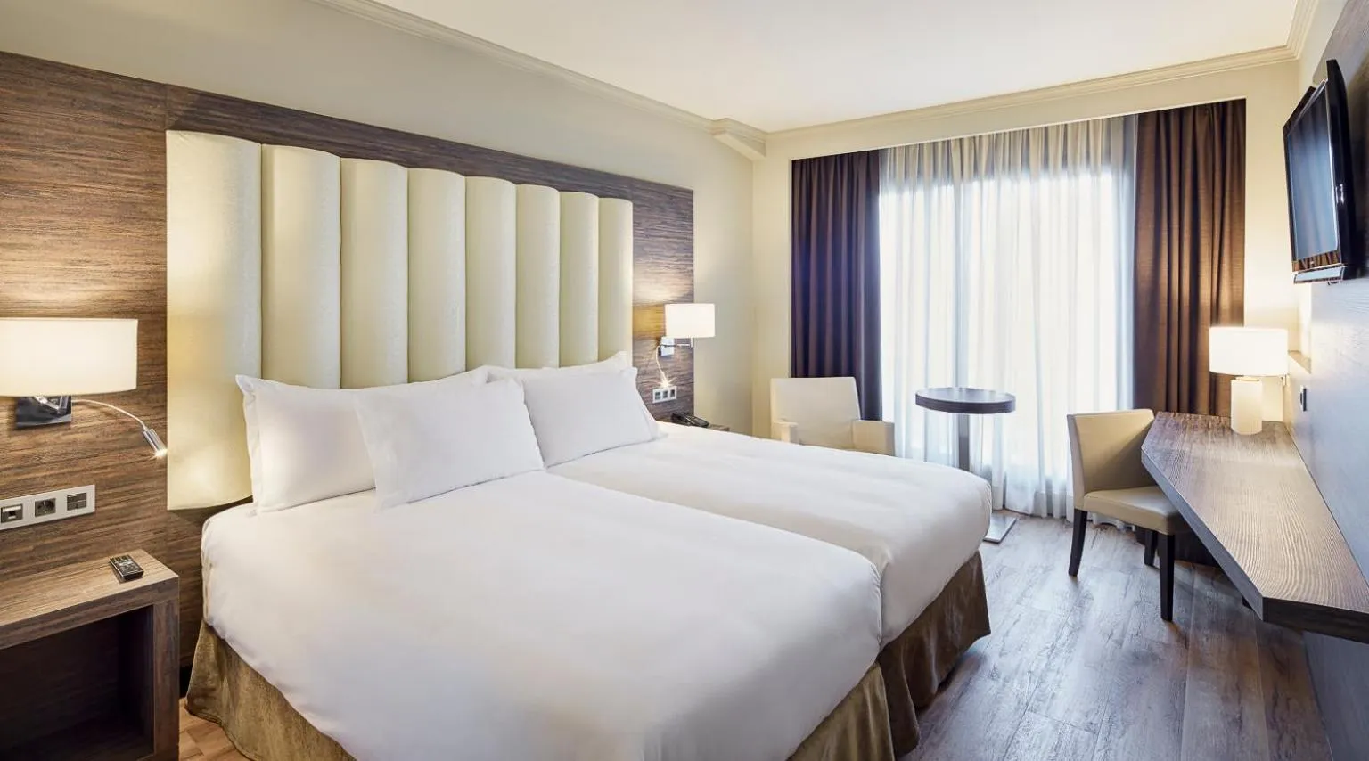 Bed in Gran Hotel Luna de Granada