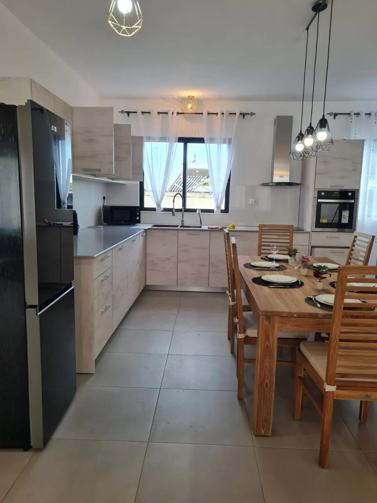 Kitchen or kitchenette in MoonLight Residence