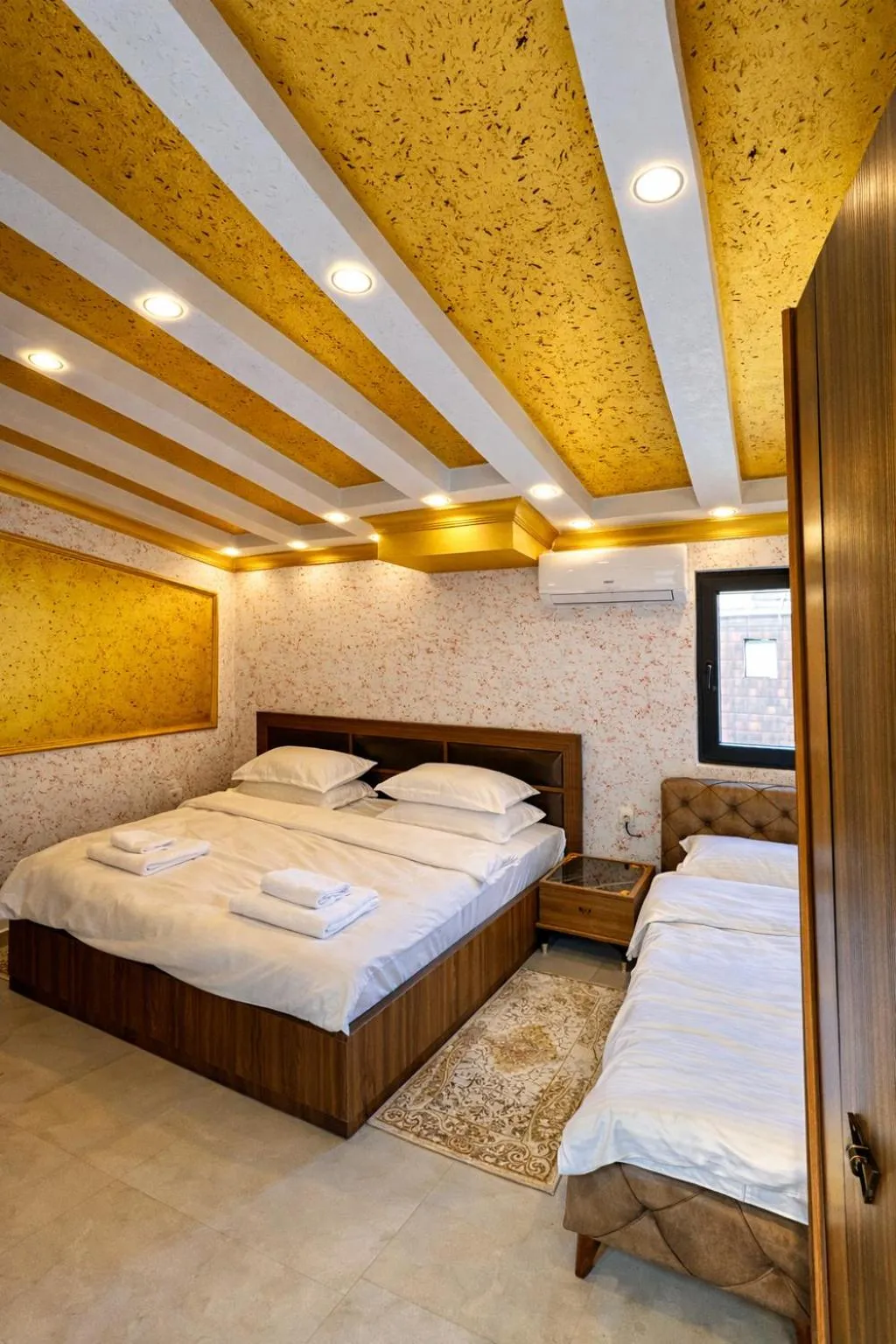 Bathroom, Bed in Hotel Premium
