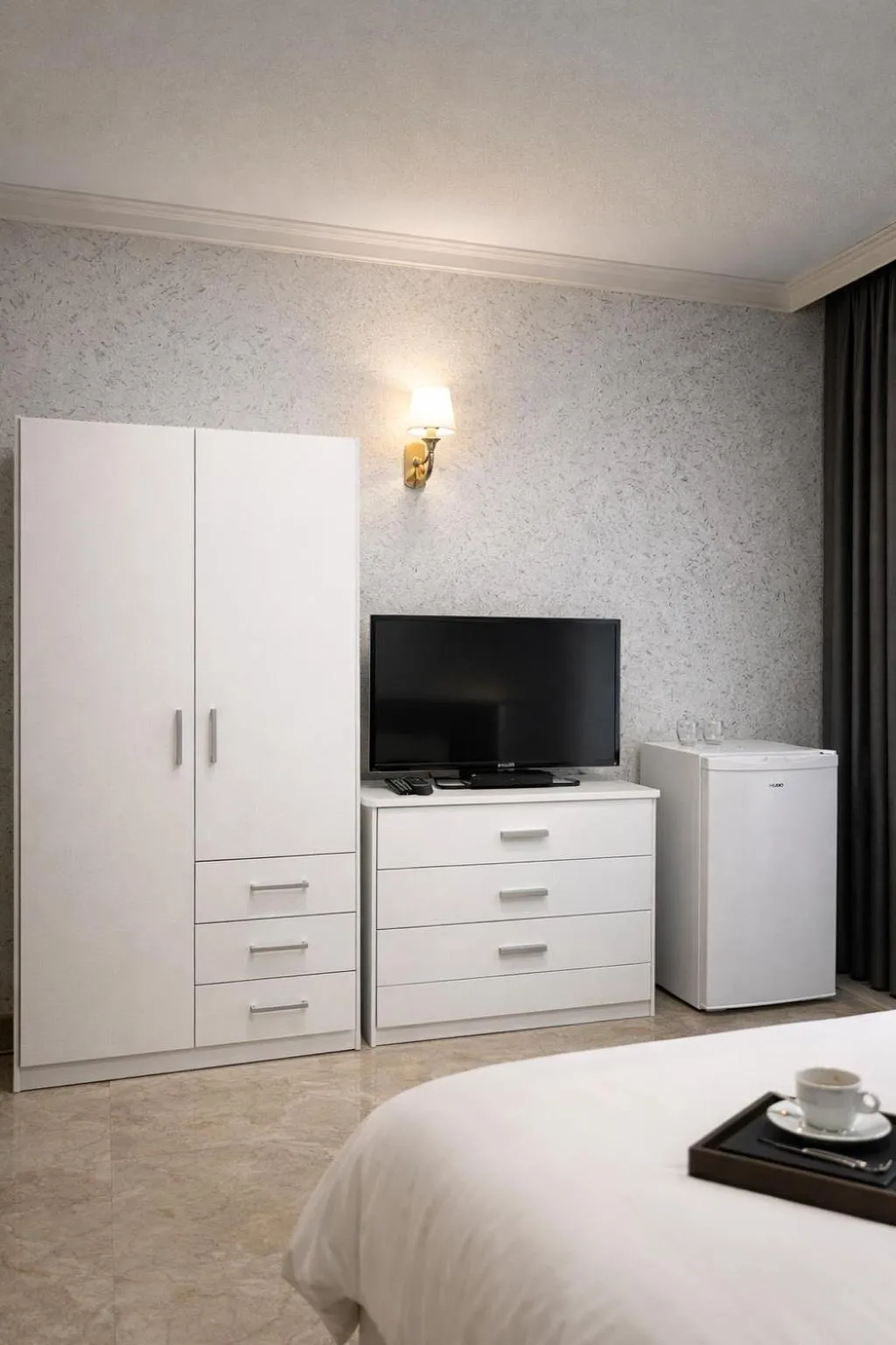 Bathroom, Bed in Hotel Premium