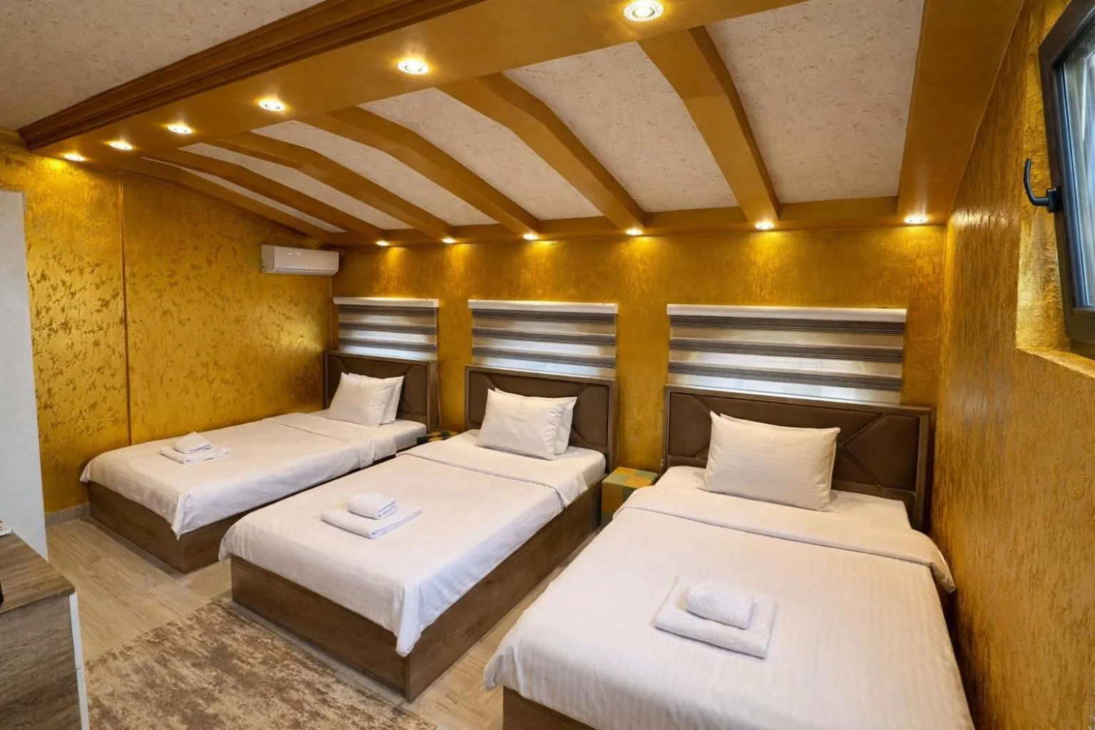 Bathroom, Bed in Hotel Premium