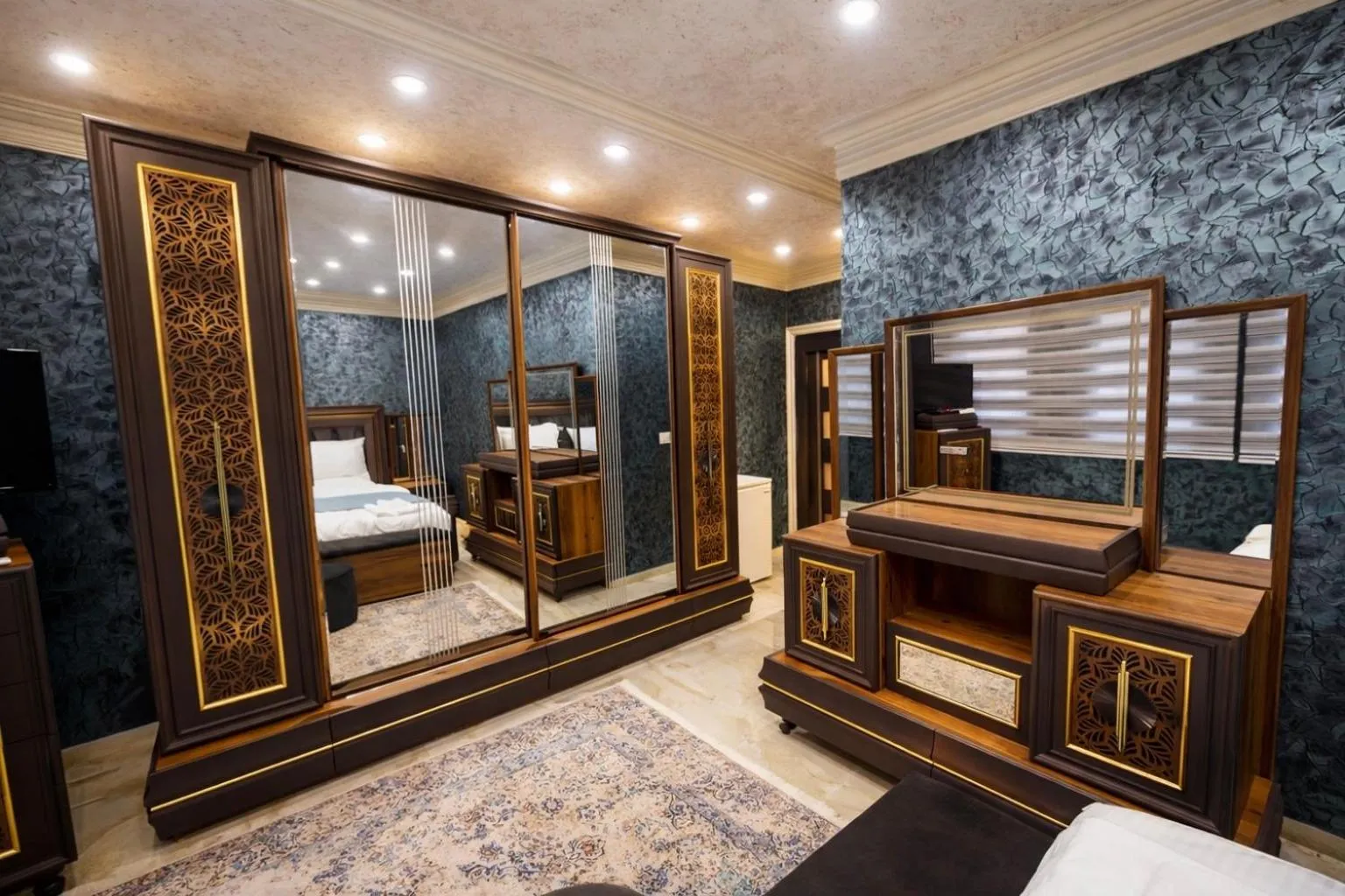 Bathroom, Bed in Hotel Premium