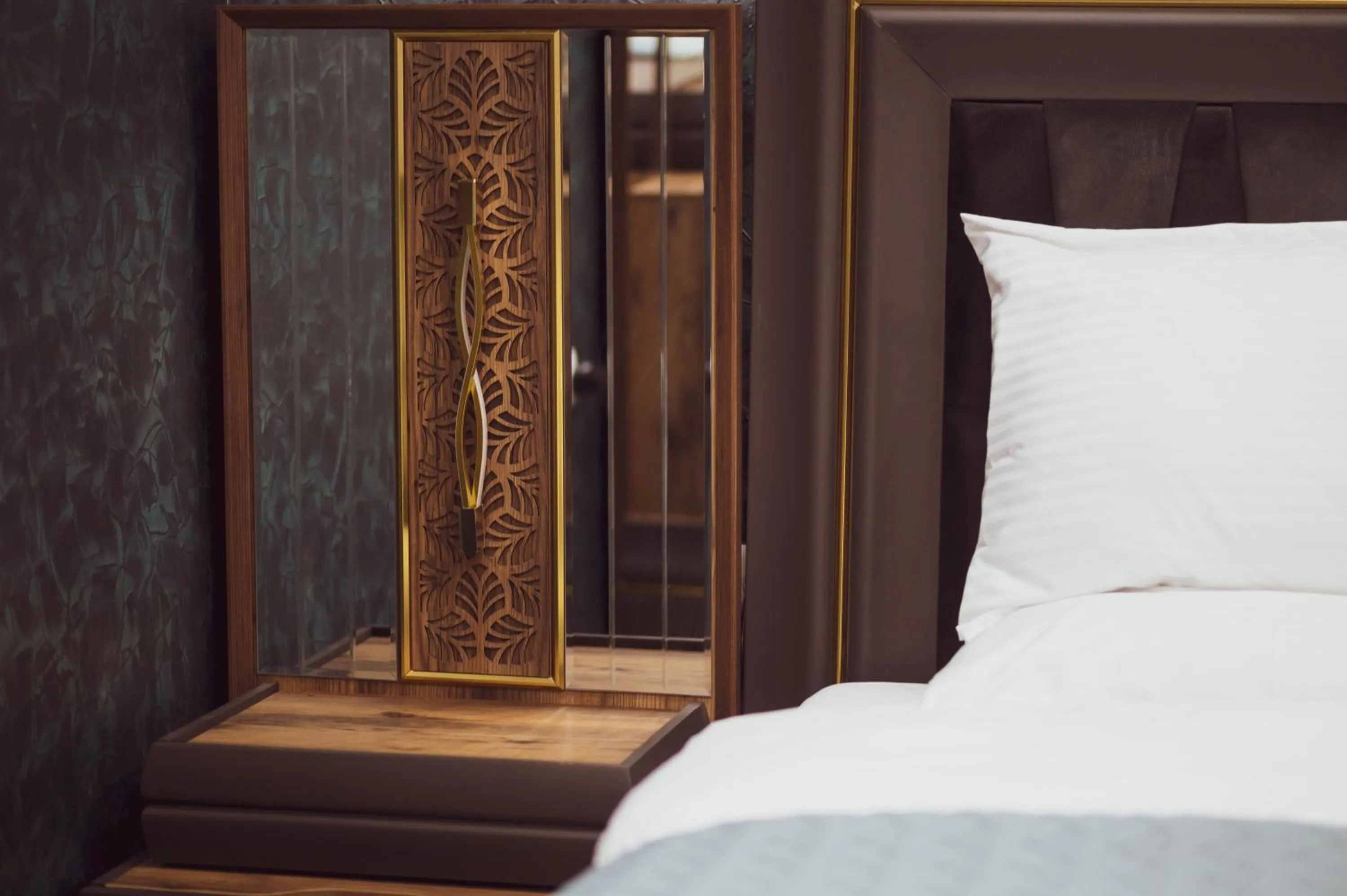 room service, Bed in Hotel Premium