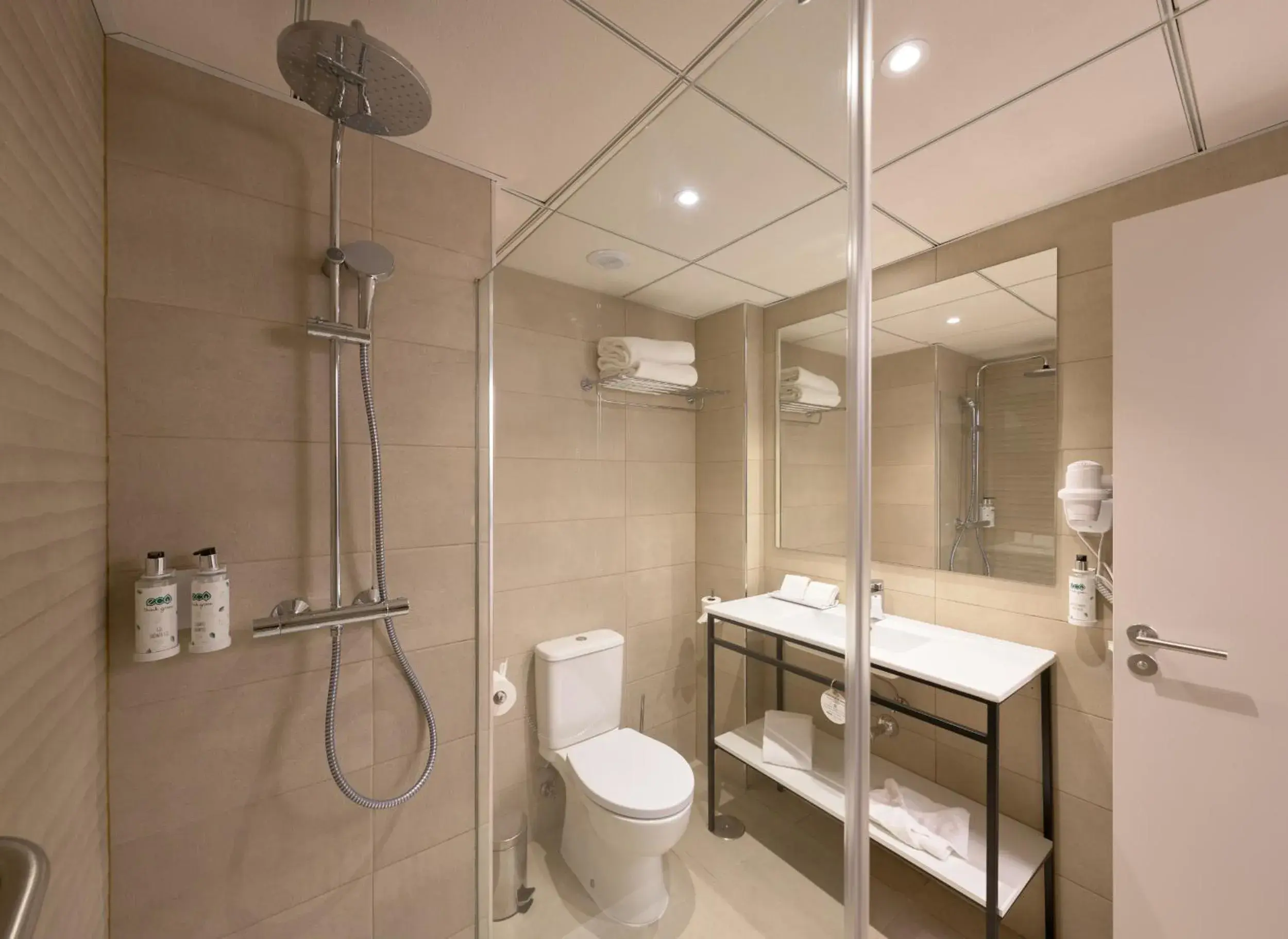 Bathroom in Óbal Hotel Marbella Bathroom in Óbal Hotel Marbella