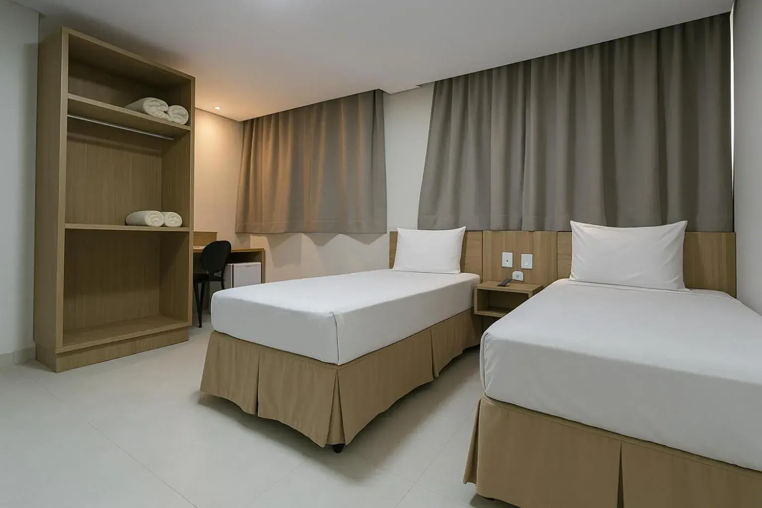 Large Twin Room - single occupancy in Hotel Solar Paulista Large Twin Room - single occupancy in Hotel Solar Paulista