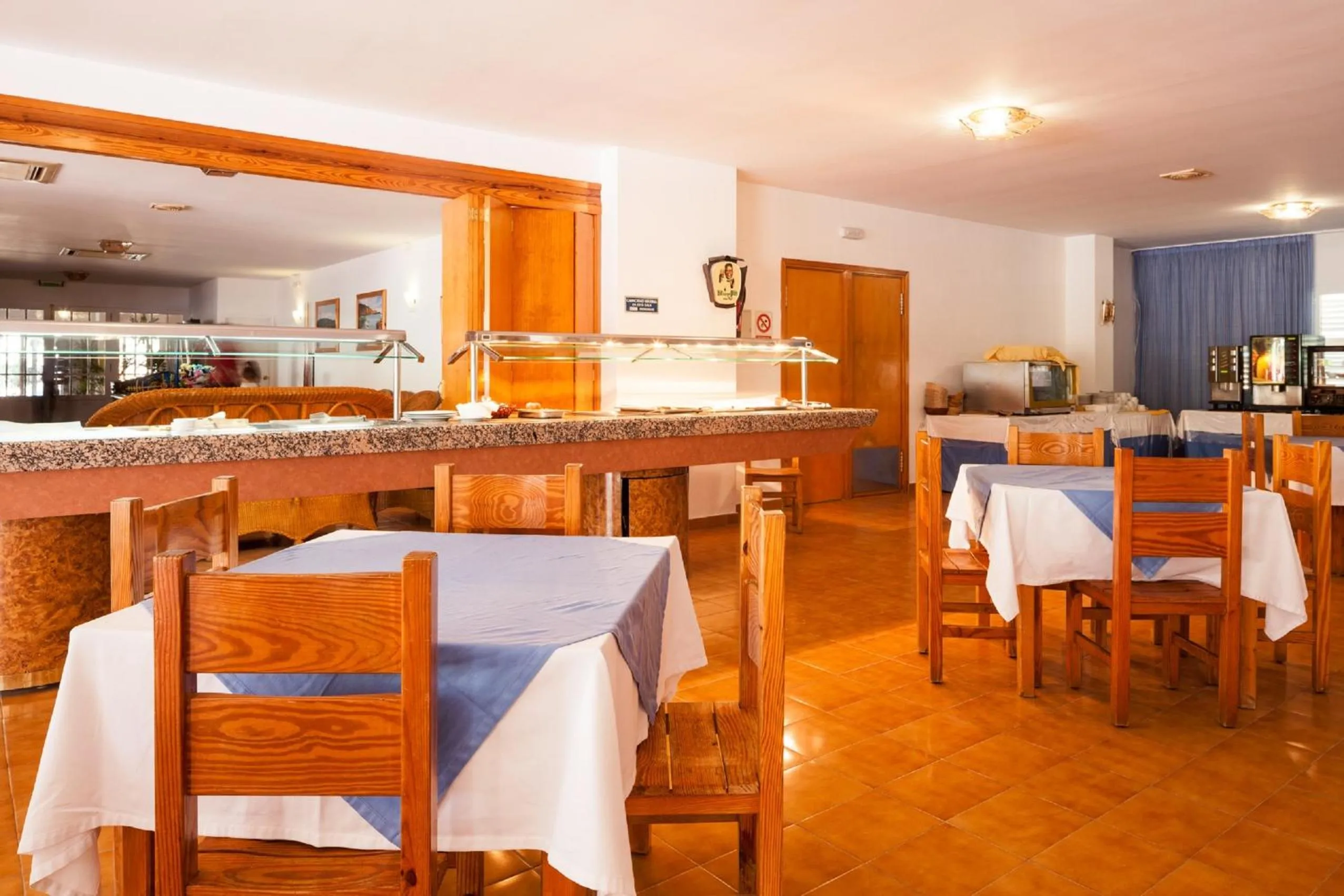 Restaurant/places to eat in Aparthotel Puerto Cala Vadella