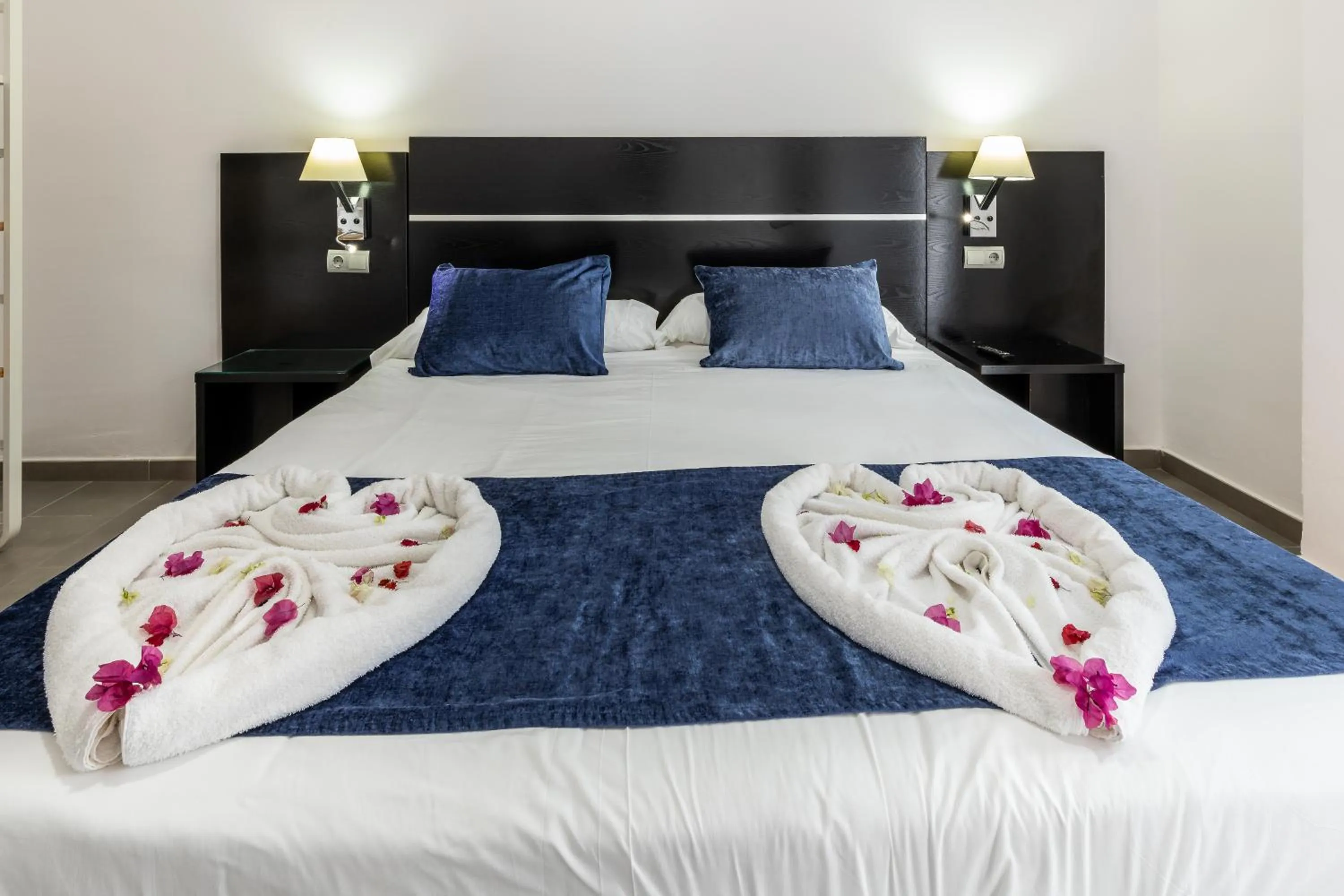 Bedroom, Bed in Aparthotel Puerto Cala Vadella