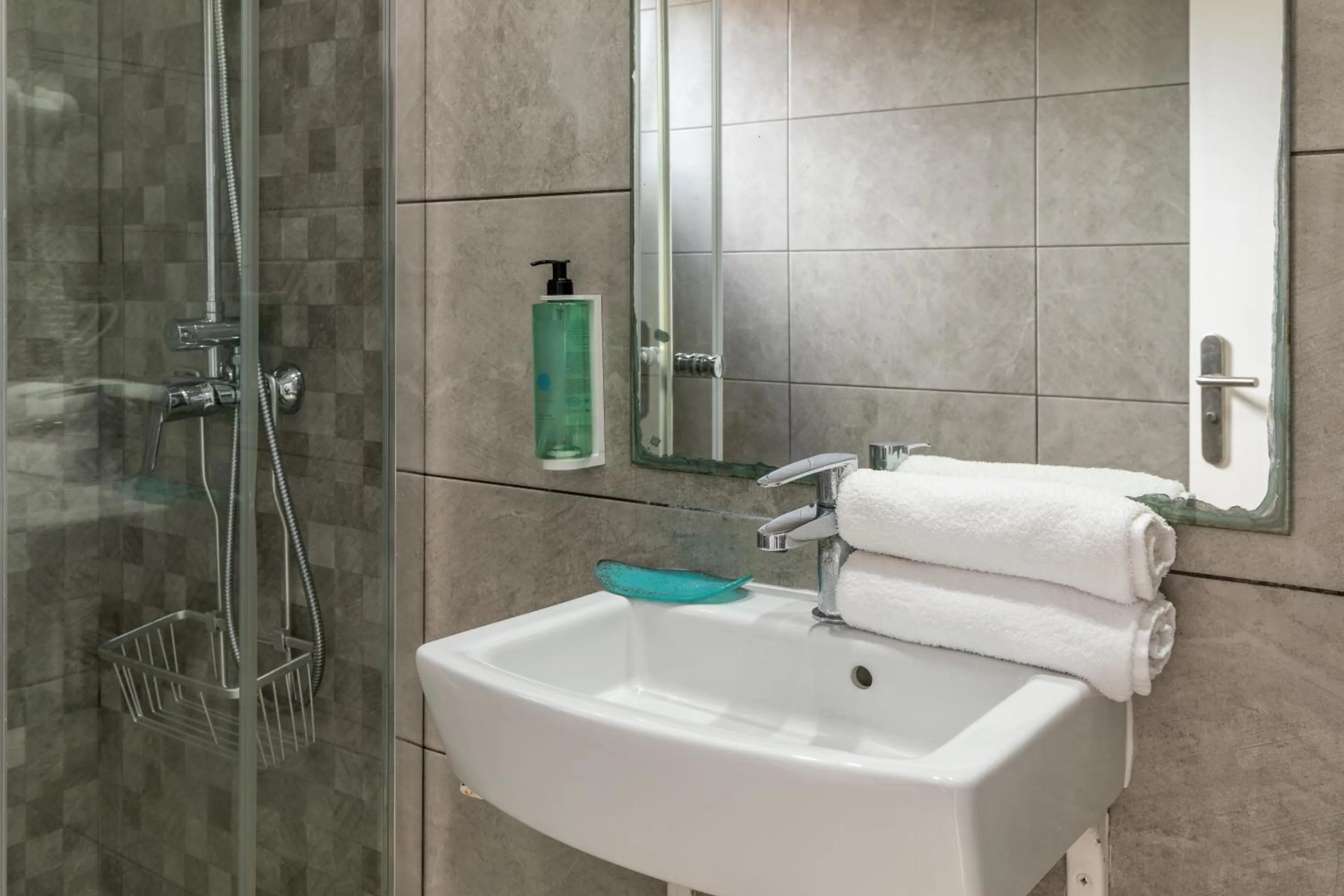 Shower in Aparthotel Puerto Cala Vadella