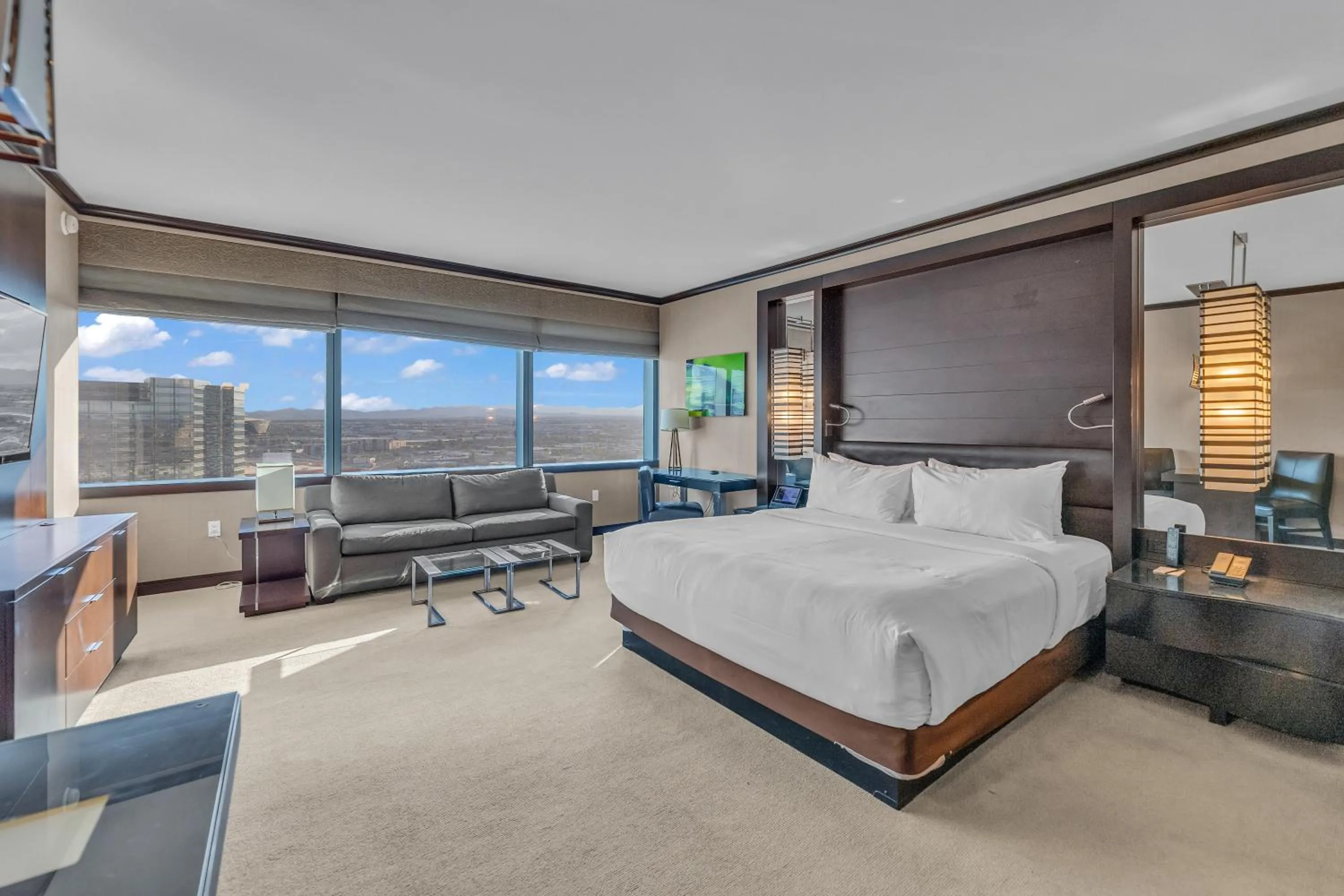 Vdara Studio Suite 011 Pool View FREE VALET Parking