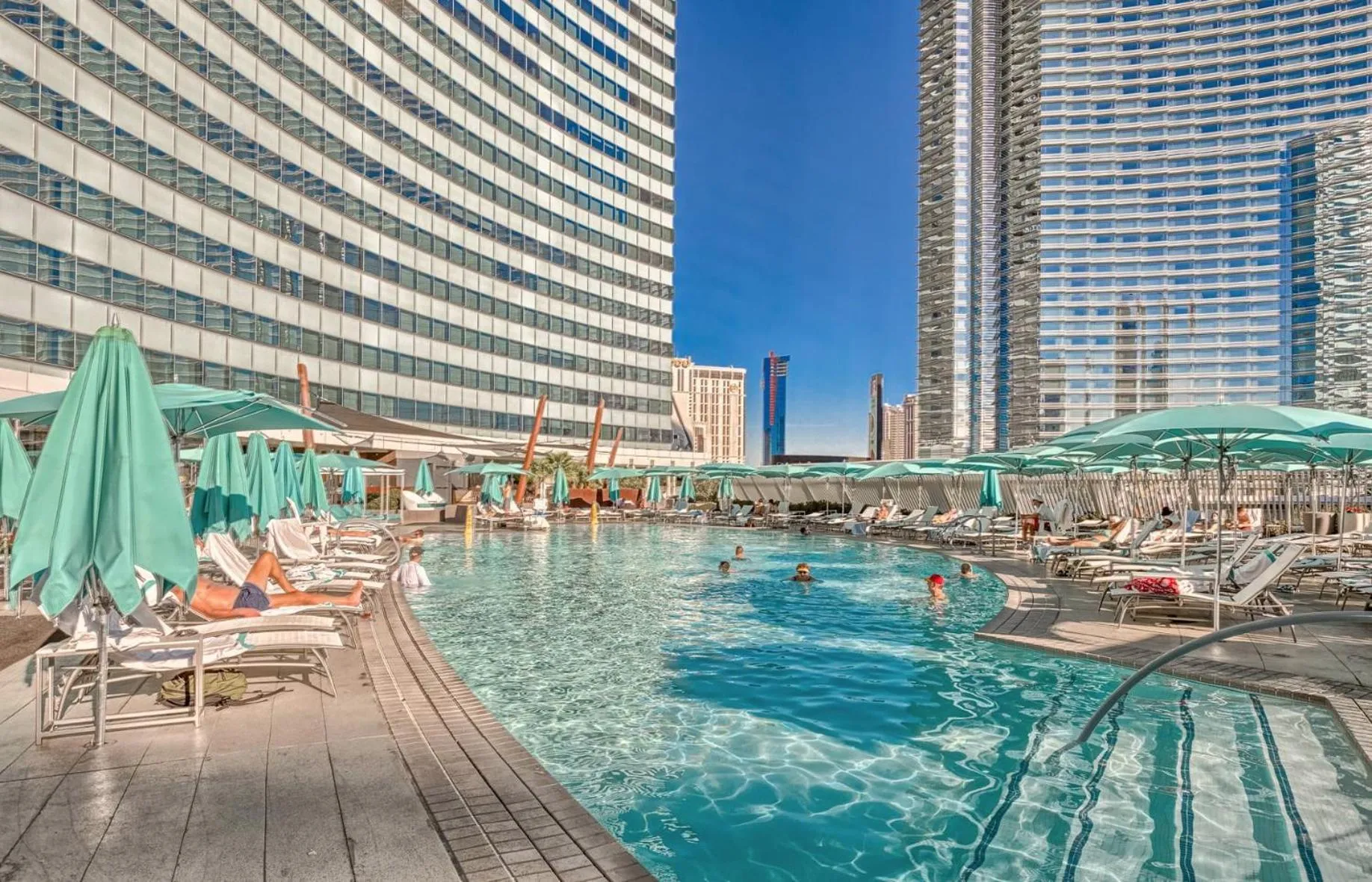 Vdara Studio Suite 011 Pool View FREE VALET Parking