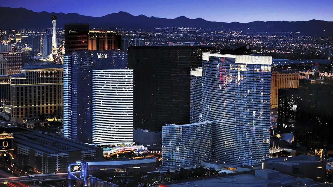 Vdara Studio Suite 011 Pool View FREE VALET Parking
