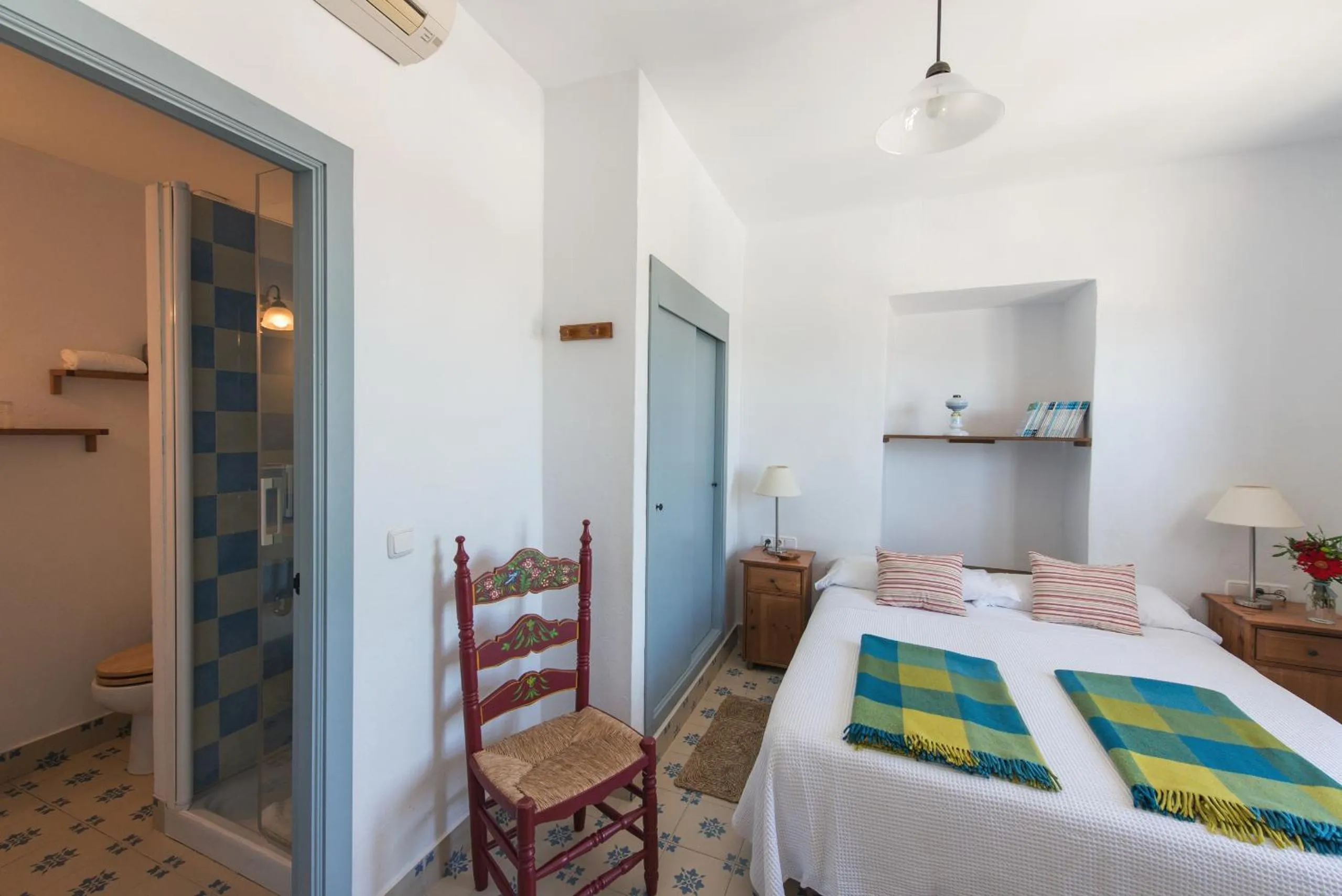 Bathroom, Bed in La Botica de Vejer