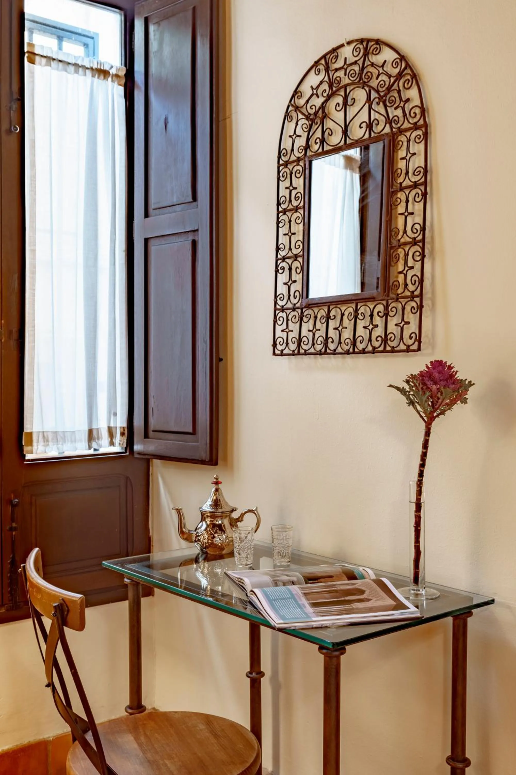 Decorative detail in Casa del Capitel Nazarí